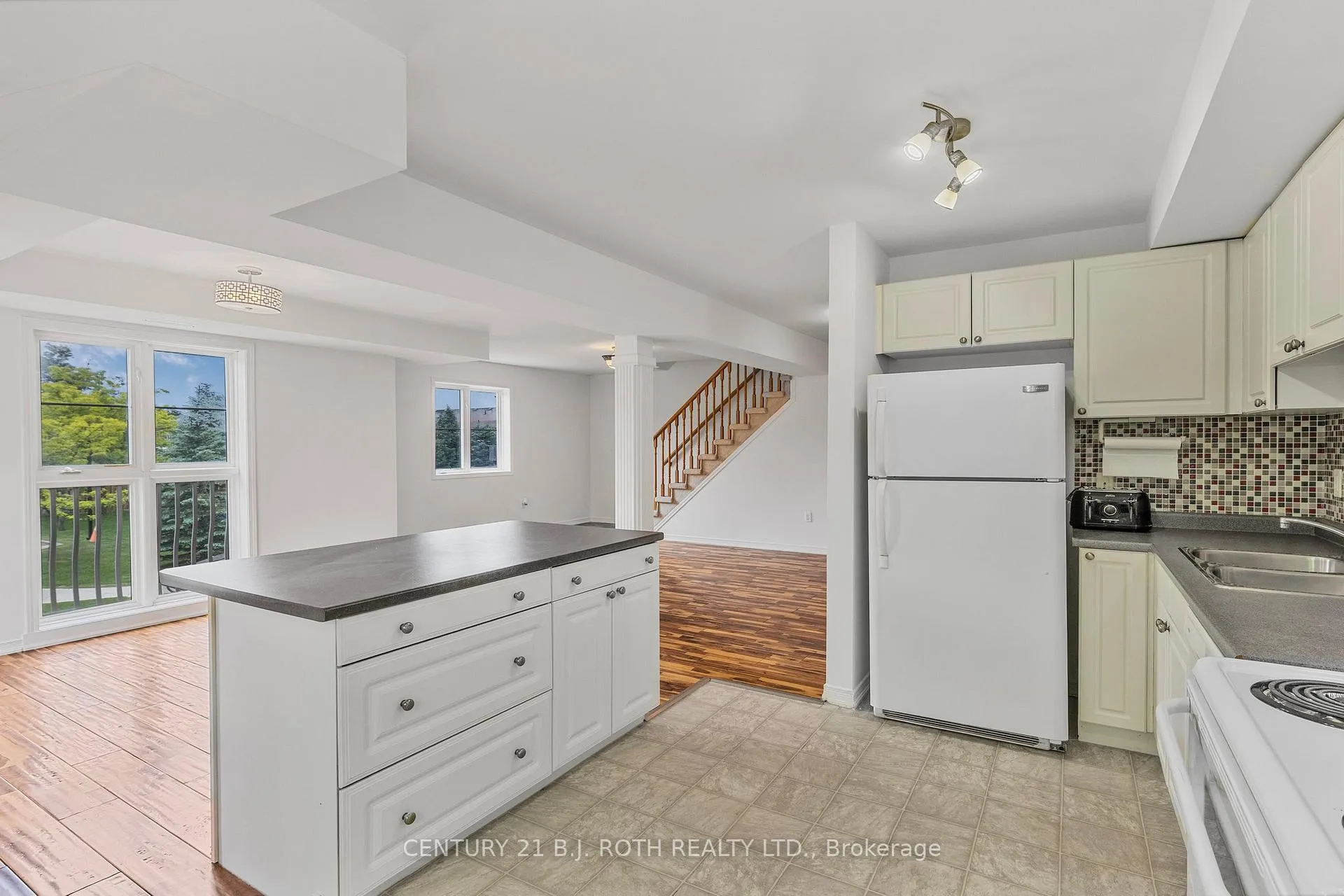 Photo 10 of Unit 7, 13 Cheltenham Road, Barrie, Georgian Drive — HOMEH
