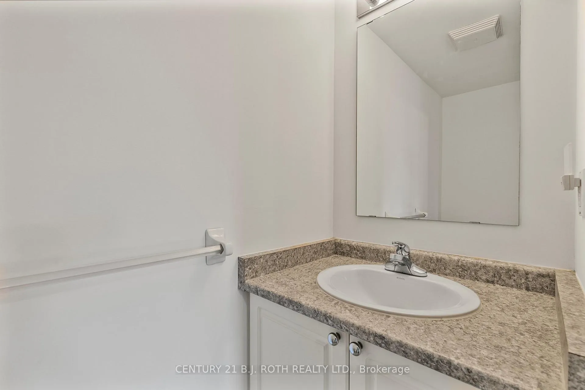 Photo 11 of Unit 7, 13 Cheltenham Road, Barrie, Georgian Drive — HOMEH