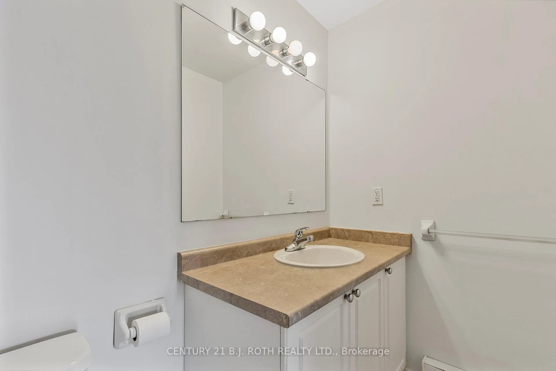 Photo 13 of Unit 7, 13 Cheltenham Road, Barrie, Georgian Drive — HOMEH