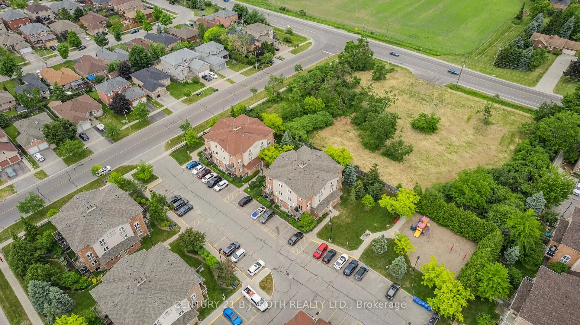 Photo 22 of Unit 7, 13 Cheltenham Road, Barrie, Georgian Drive — HOMEH