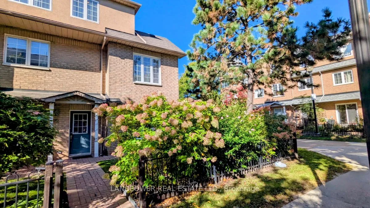 Photo 1 of Unit 22, 10 Cox Boulevard, Markham, Unionville — HOMEH