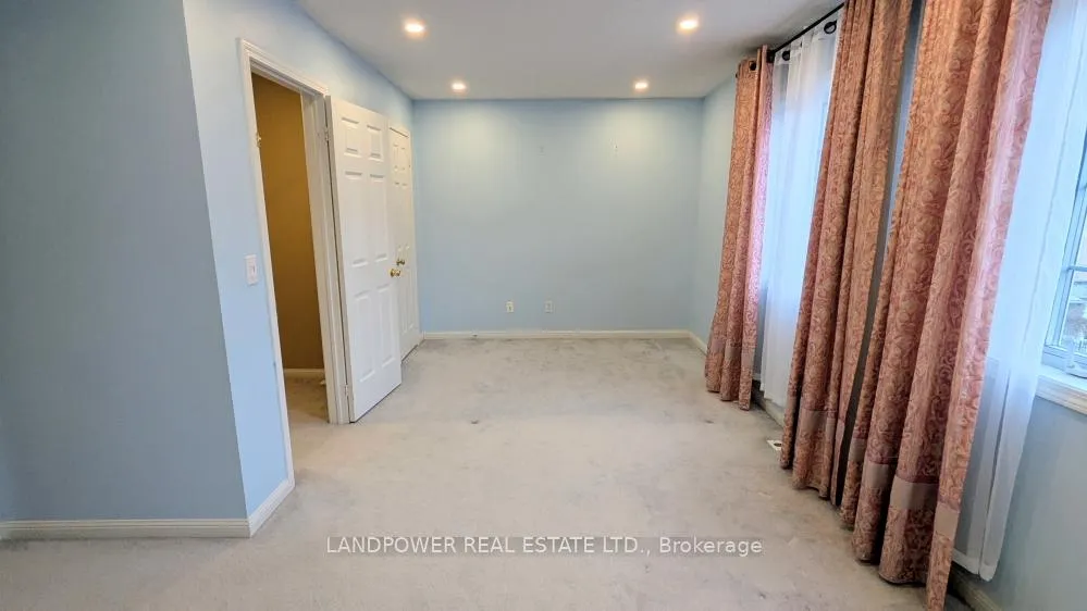 Photo 12 of Unit 22, 10 Cox Boulevard, Markham, Unionville — HOMEH