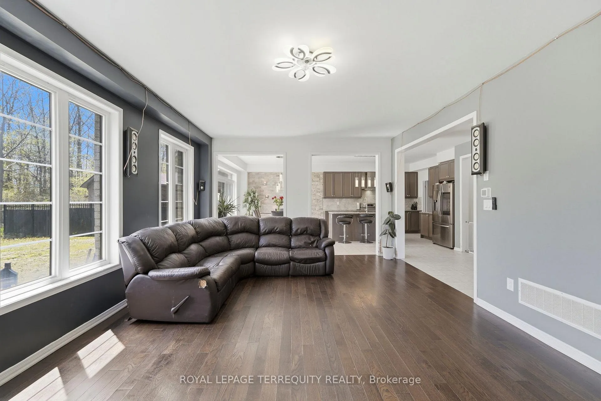 Photo 5 of 65 Cactus Crescent, Hamilton, Stoney Creek Mountain — HOMEH