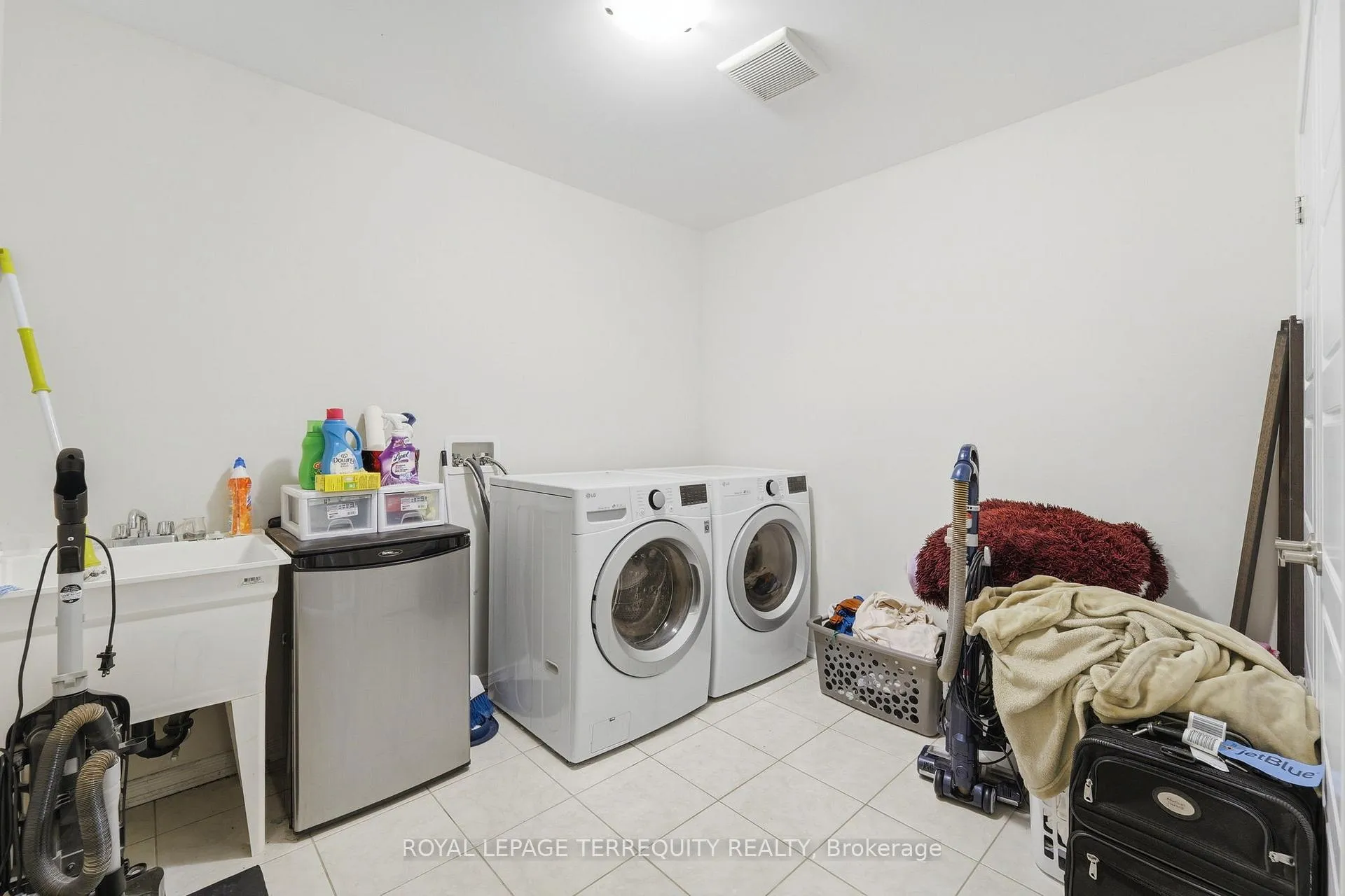 Photo 16 of 65 Cactus Crescent, Hamilton, Stoney Creek Mountain — HOMEH