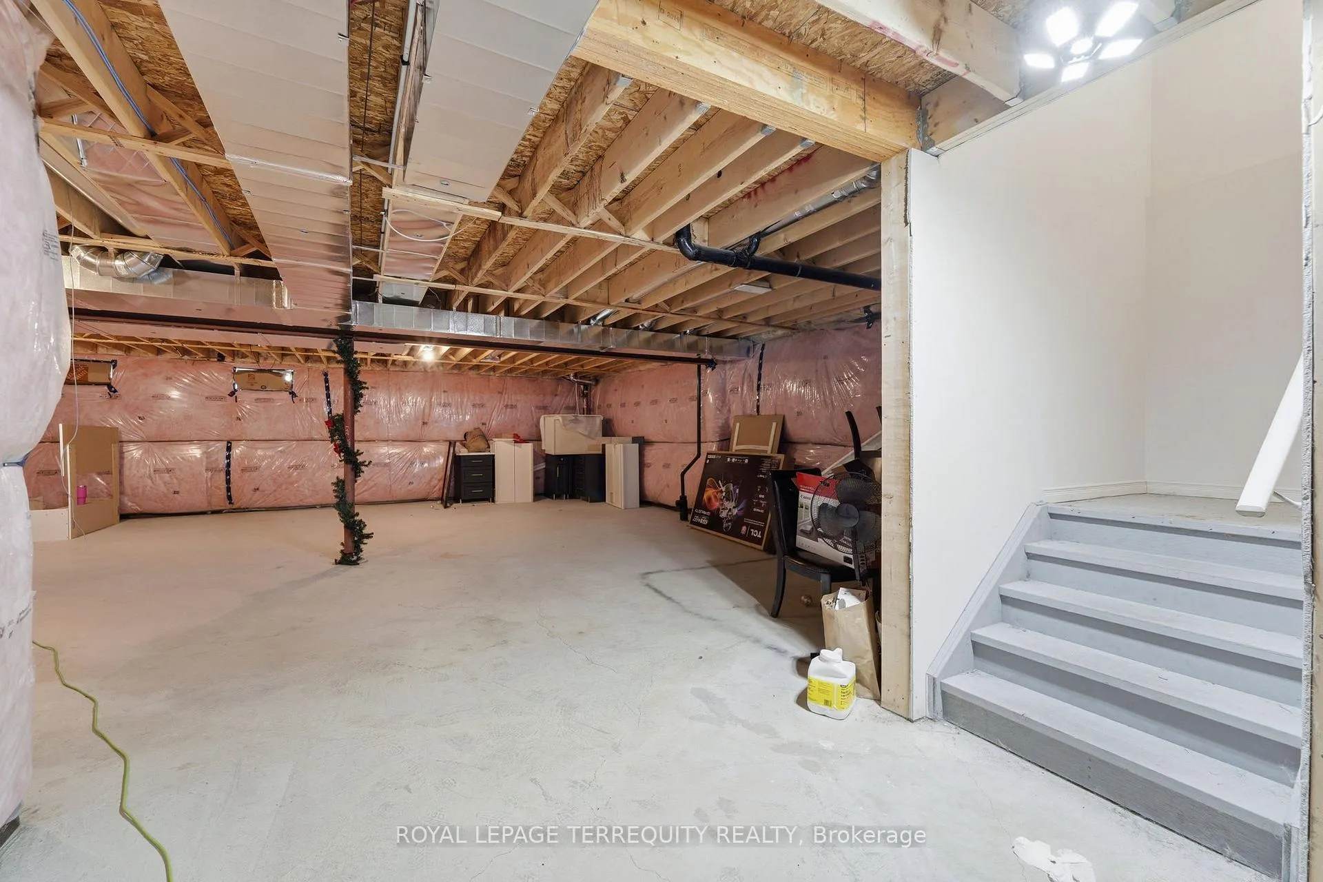 Photo 20 of 65 Cactus Crescent, Hamilton, Stoney Creek Mountain — HOMEH