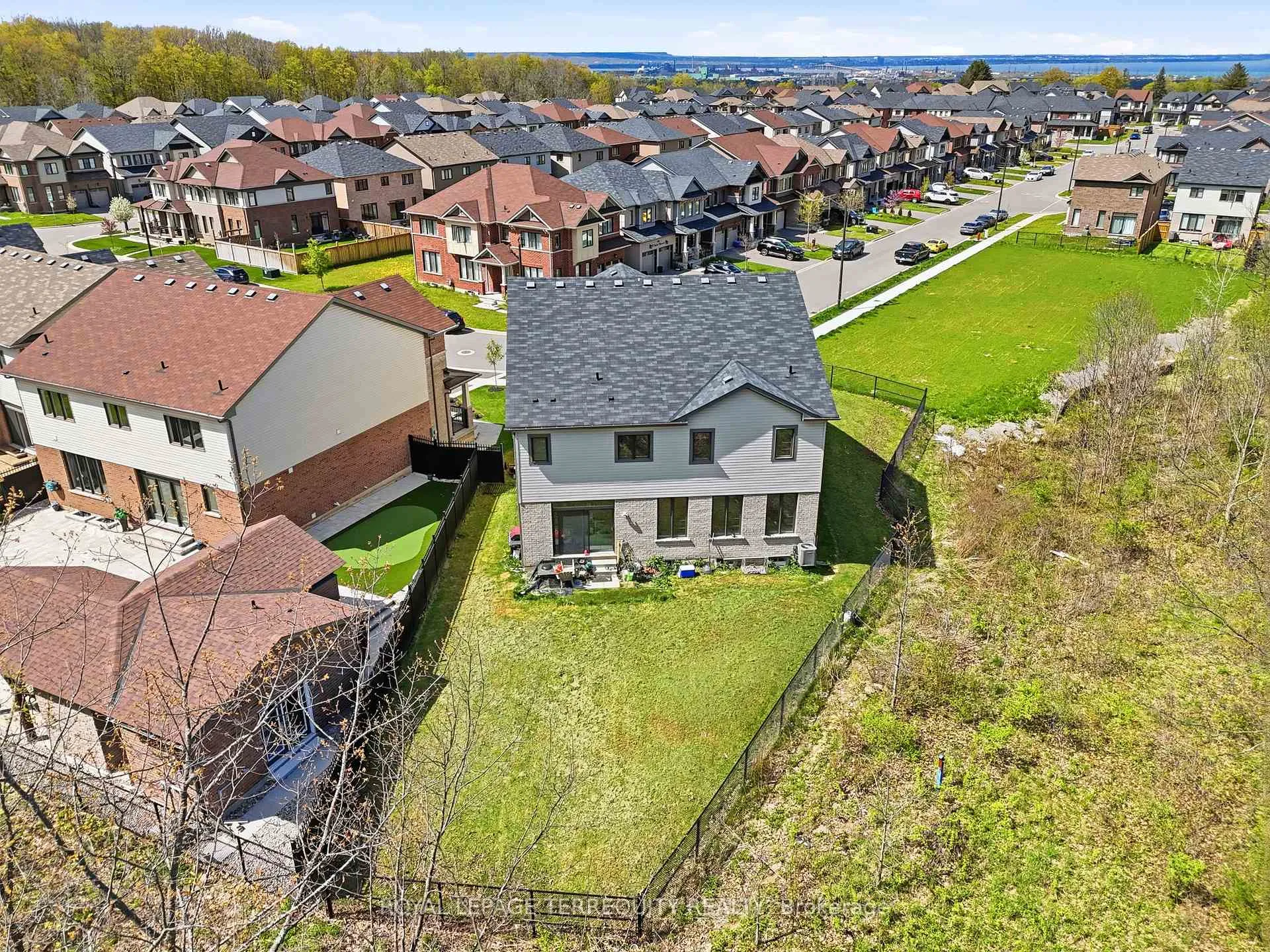 Photo 23 of 65 Cactus Crescent, Hamilton, Stoney Creek Mountain — HOMEH