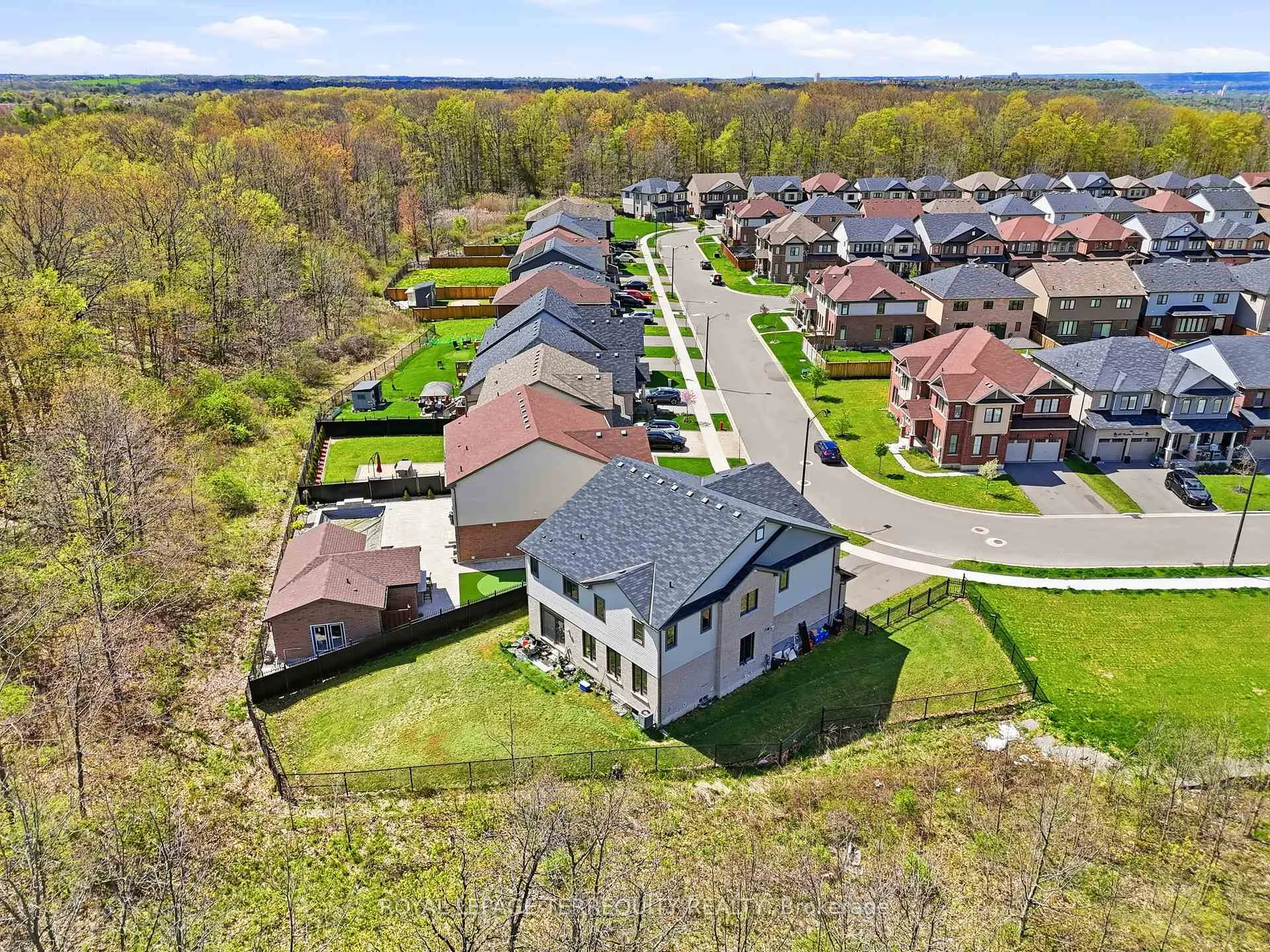 Photo 24 of 65 Cactus Crescent, Hamilton, Stoney Creek Mountain — HOMEH
