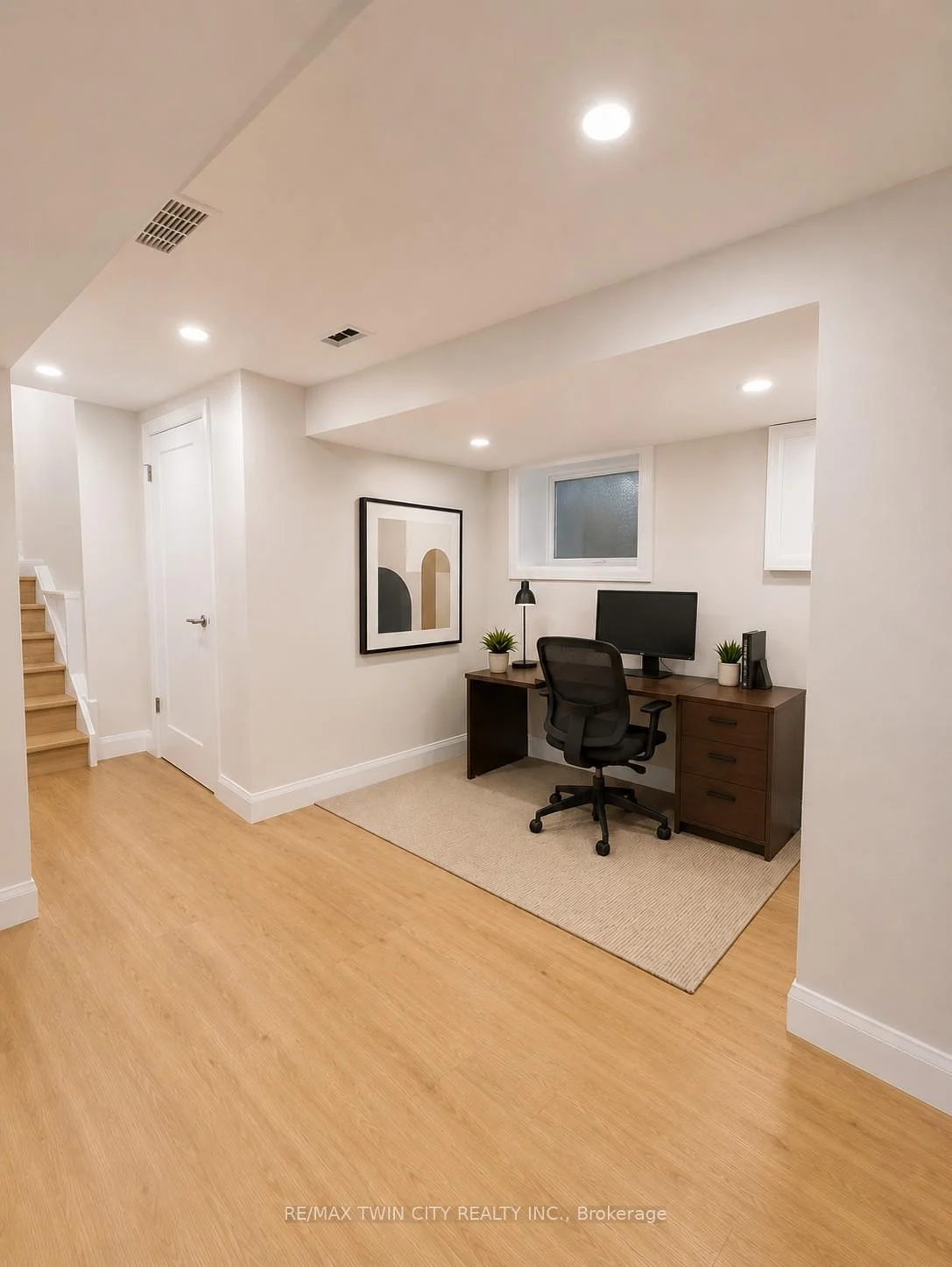 Photo 6 of 22 Hebel Place, Kitchener, Cedar Hill — HOMEH