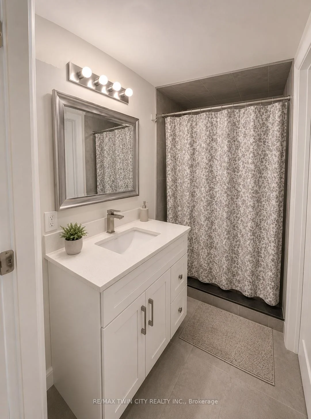 Photo 10 of 22 Hebel Place, Kitchener, Cedar Hill — HOMEH