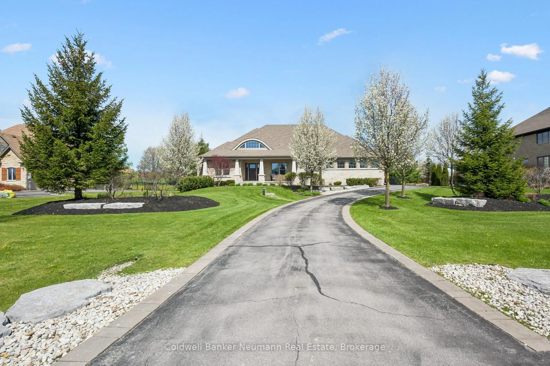 Photo 2 of 23 Old Ruby Lane, Puslinch, Rural Puslinch East — HOMEH