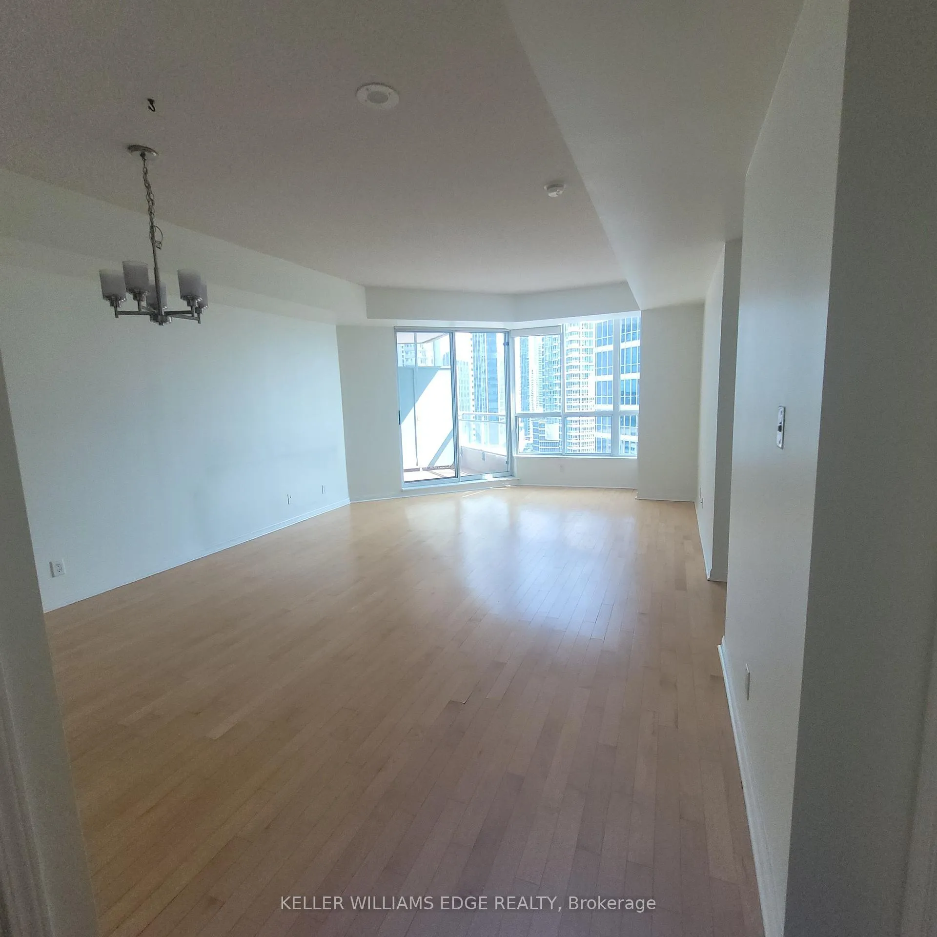 Photo 7 of Unit 2203, 228 Queens Quay W, Toronto, Waterfront Communities — HOMEH