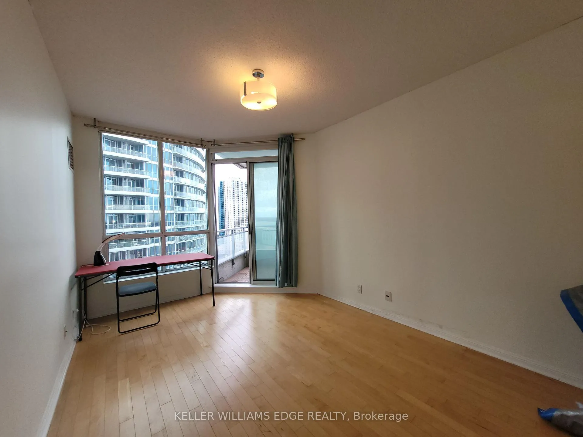 Photo 10 of Unit 2203, 228 Queens Quay W, Toronto, Waterfront Communities — HOMEH