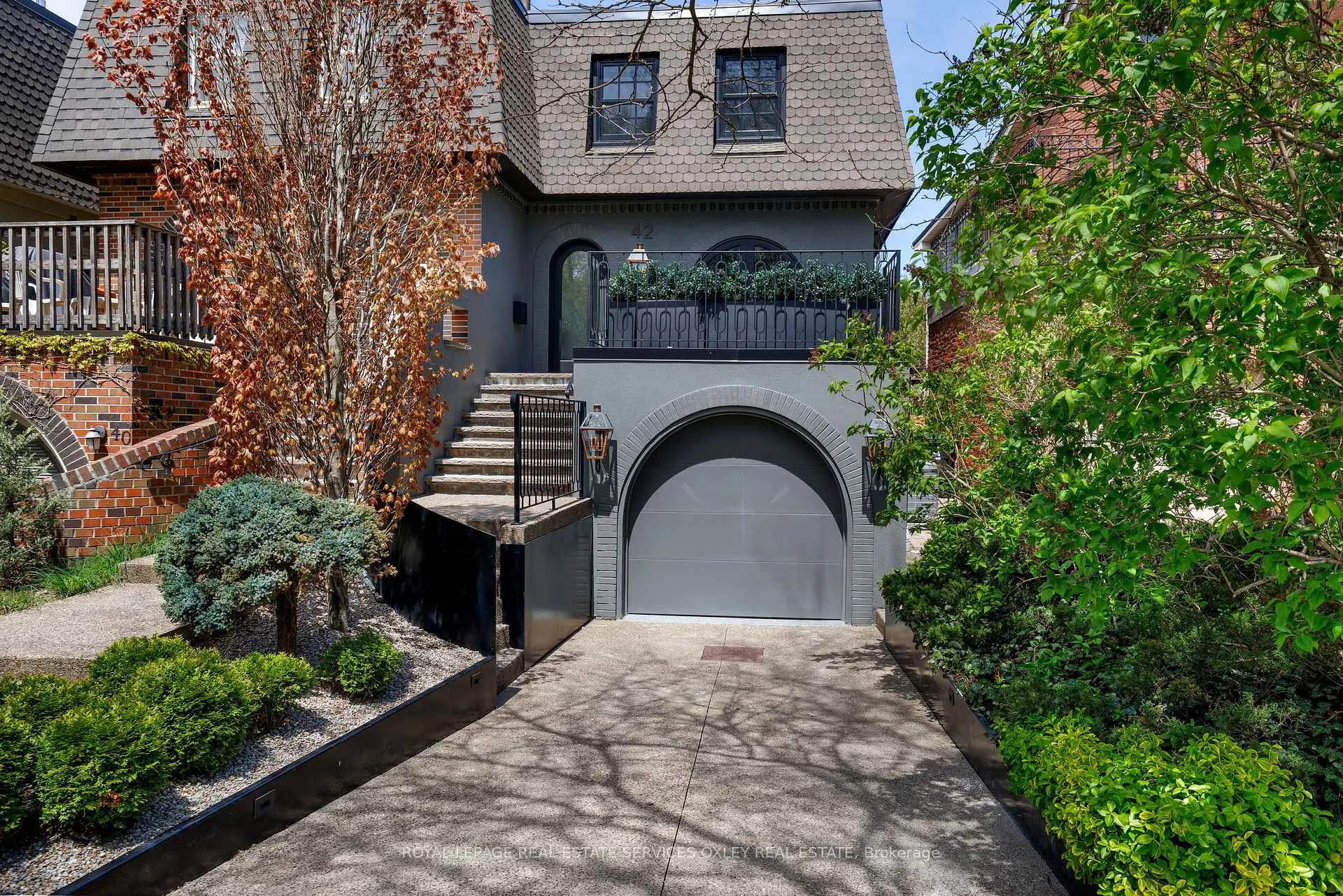 Front of 42 Rowanwood Avenue