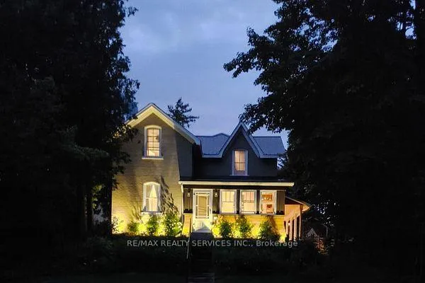 Front of 128 Second Avenue W