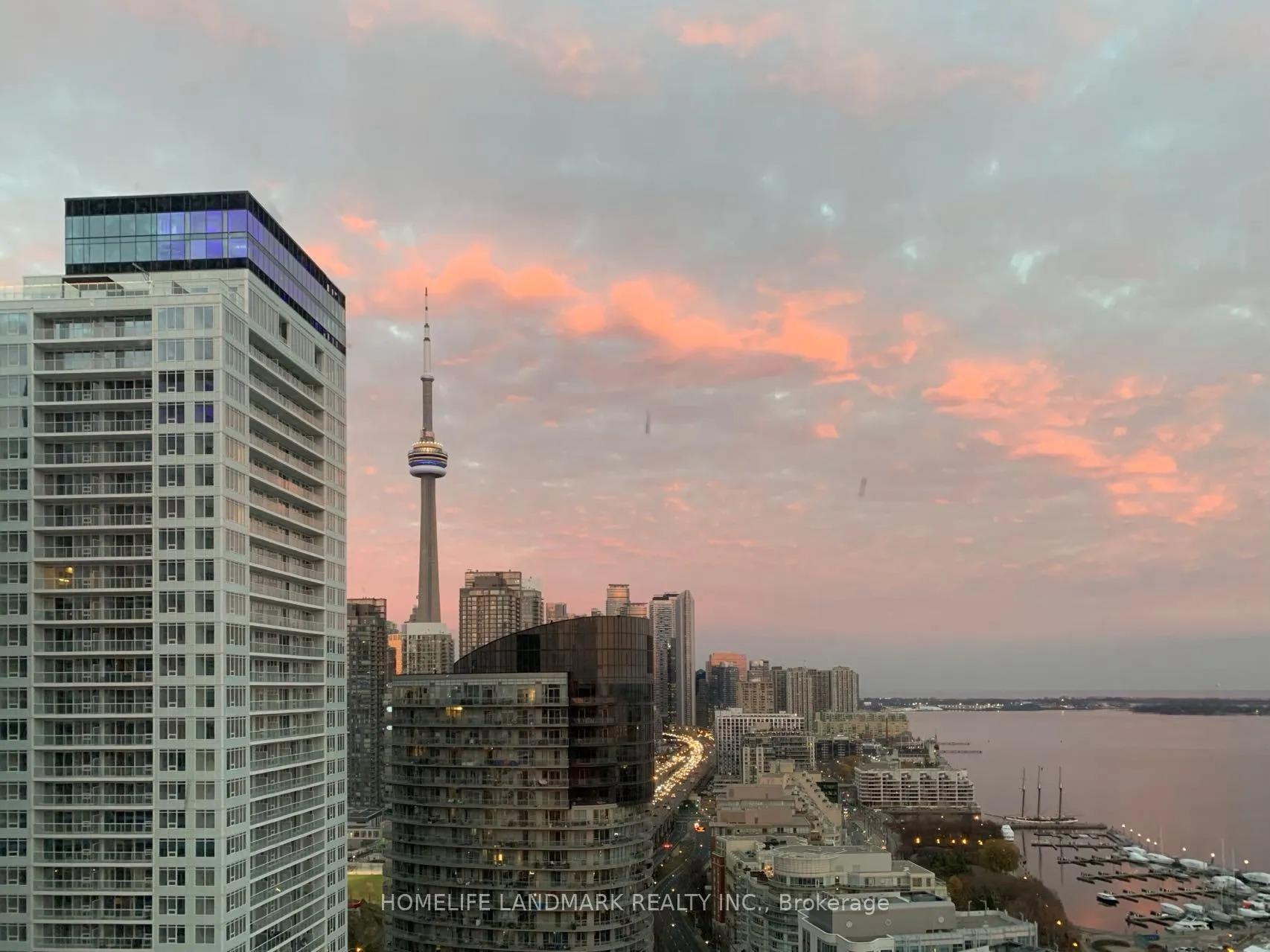Photo 2 of Unit 3004, 600 Fleet Street, Toronto, Niagara — HOMEH
