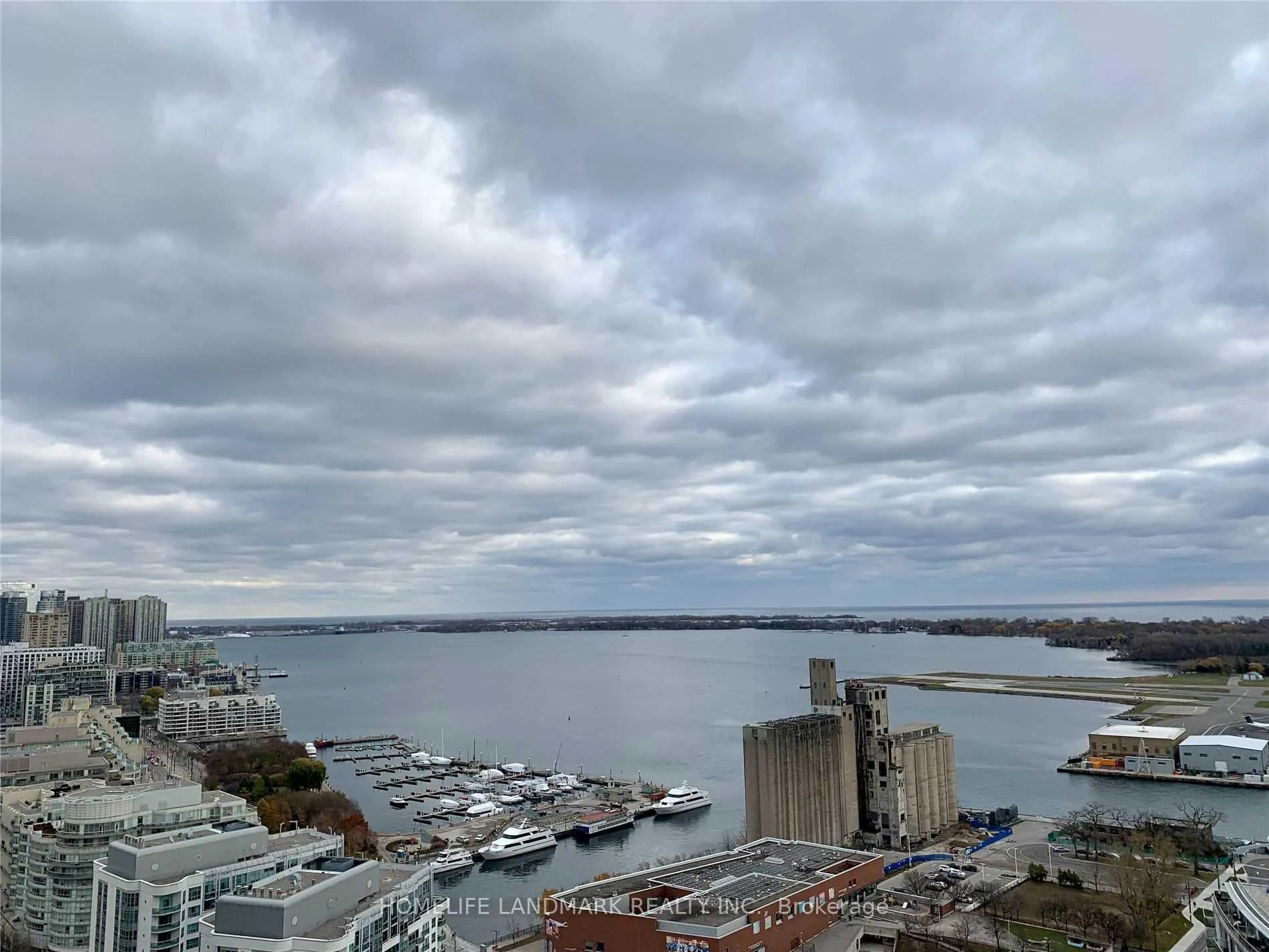 Photo 8 of Unit 3004, 600 Fleet Street, Toronto, Niagara — HOMEH