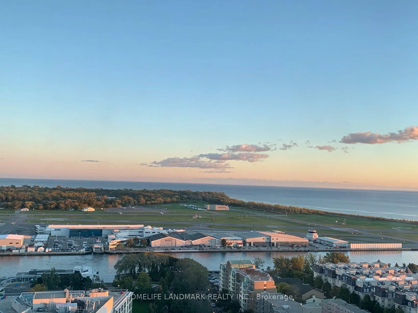 Photo 10 of Unit 3004, 600 Fleet Street, Toronto, Niagara — HOMEH