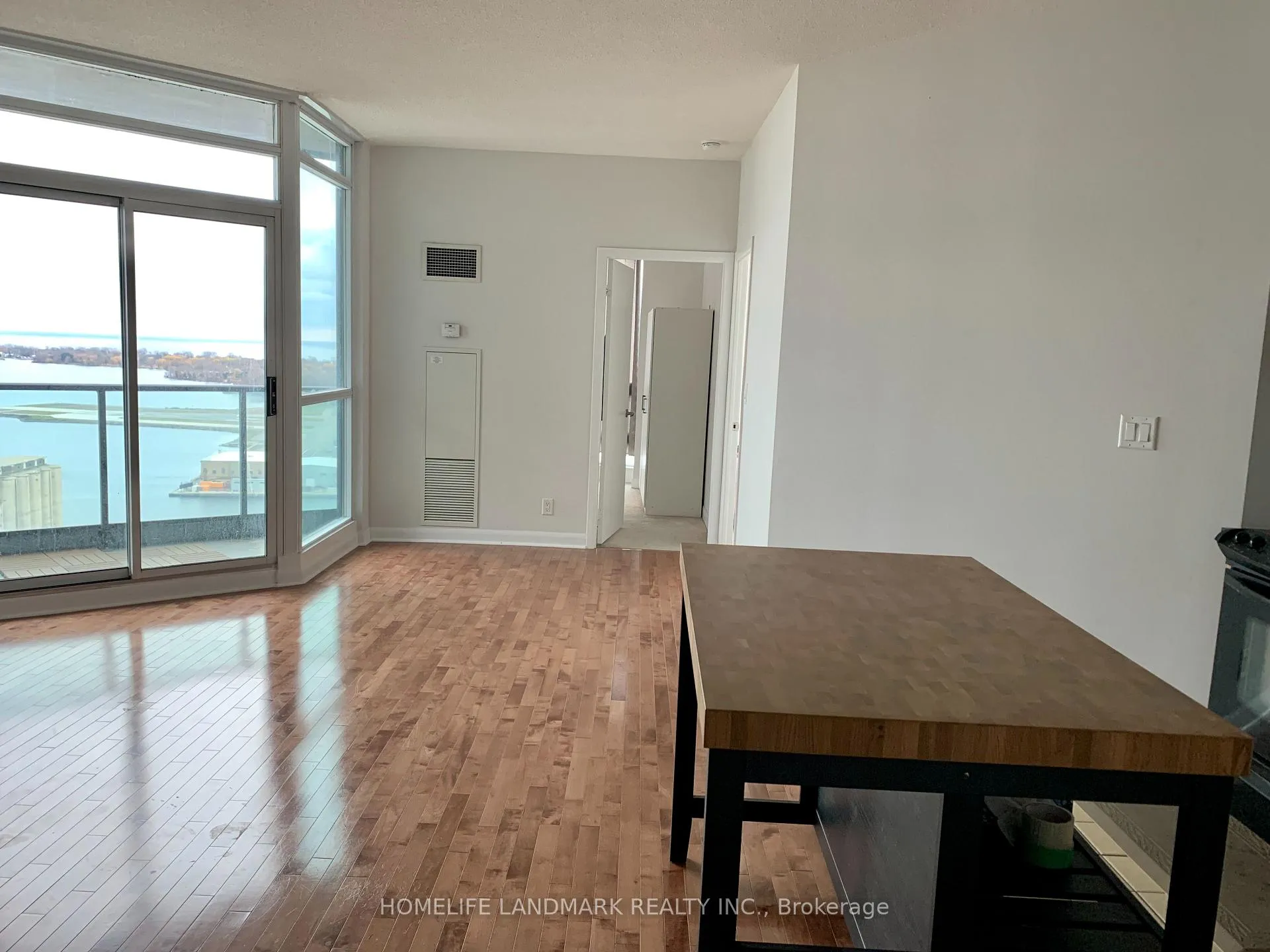 Photo 11 of Unit 3004, 600 Fleet Street, Toronto, Niagara — HOMEH