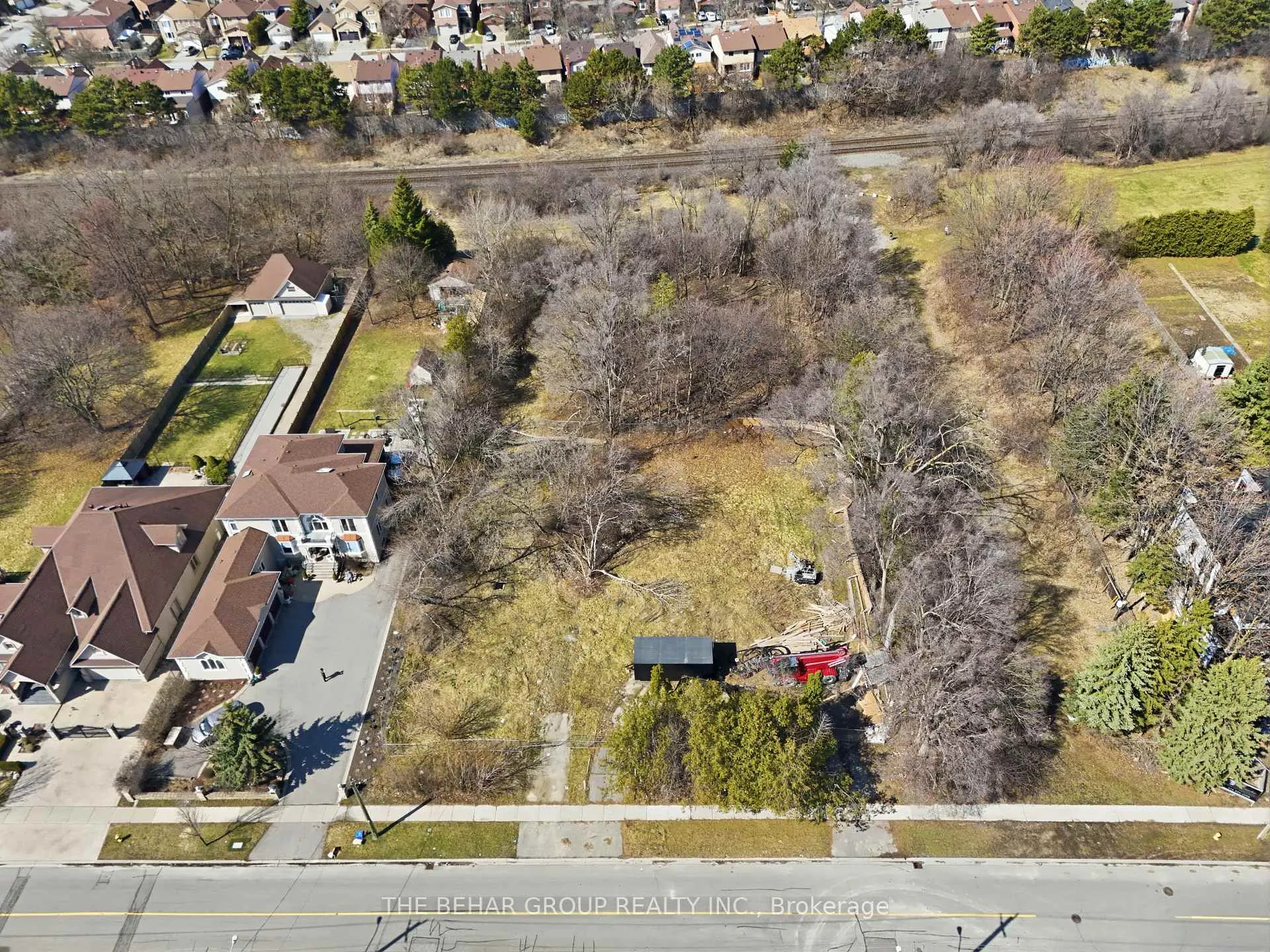 Photo 3 of 196 Crestwood Road, Vaughan, Crestwood-Springfarm-Yorkhill — HOMEH