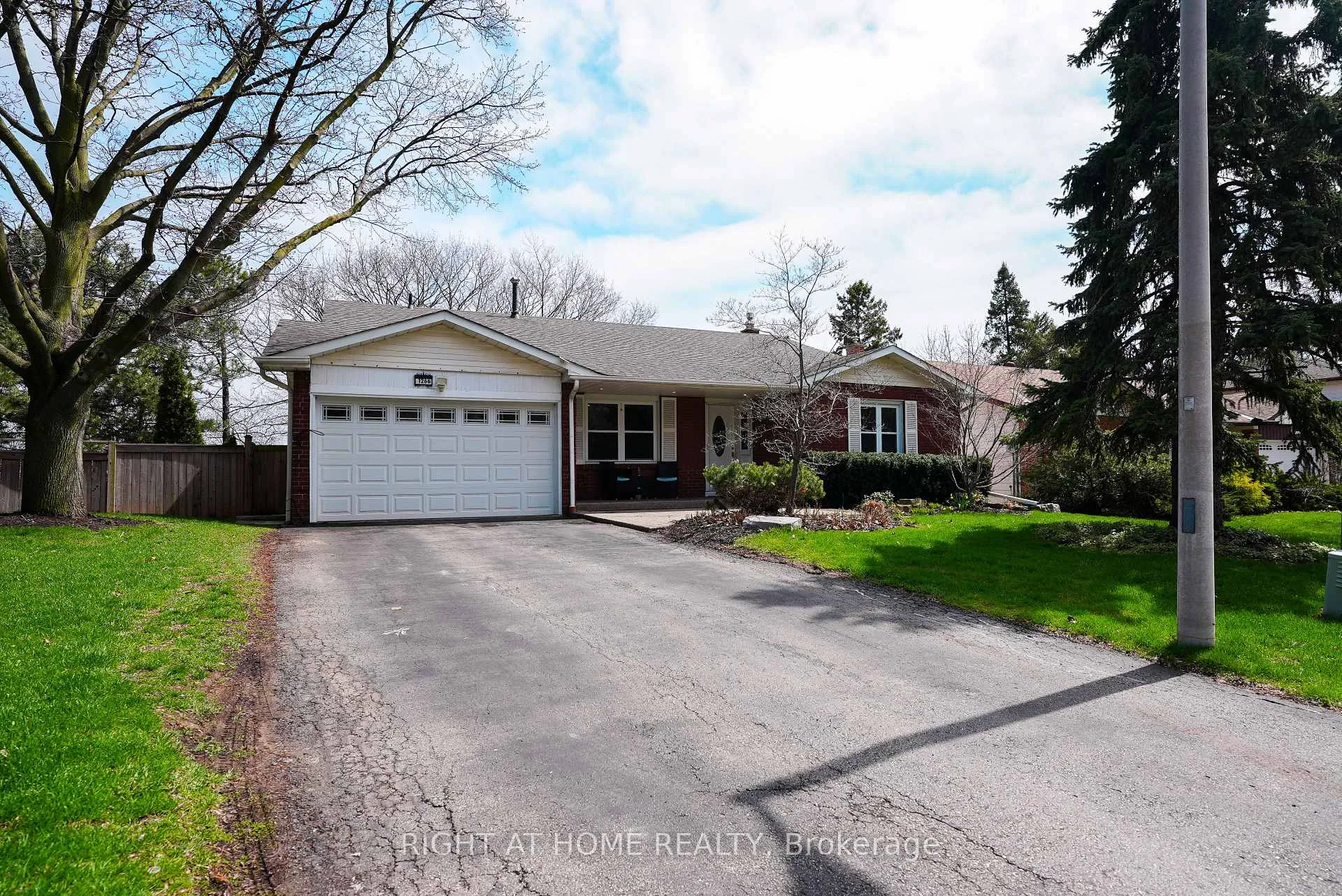 Front of 1266 Lakeview Drive