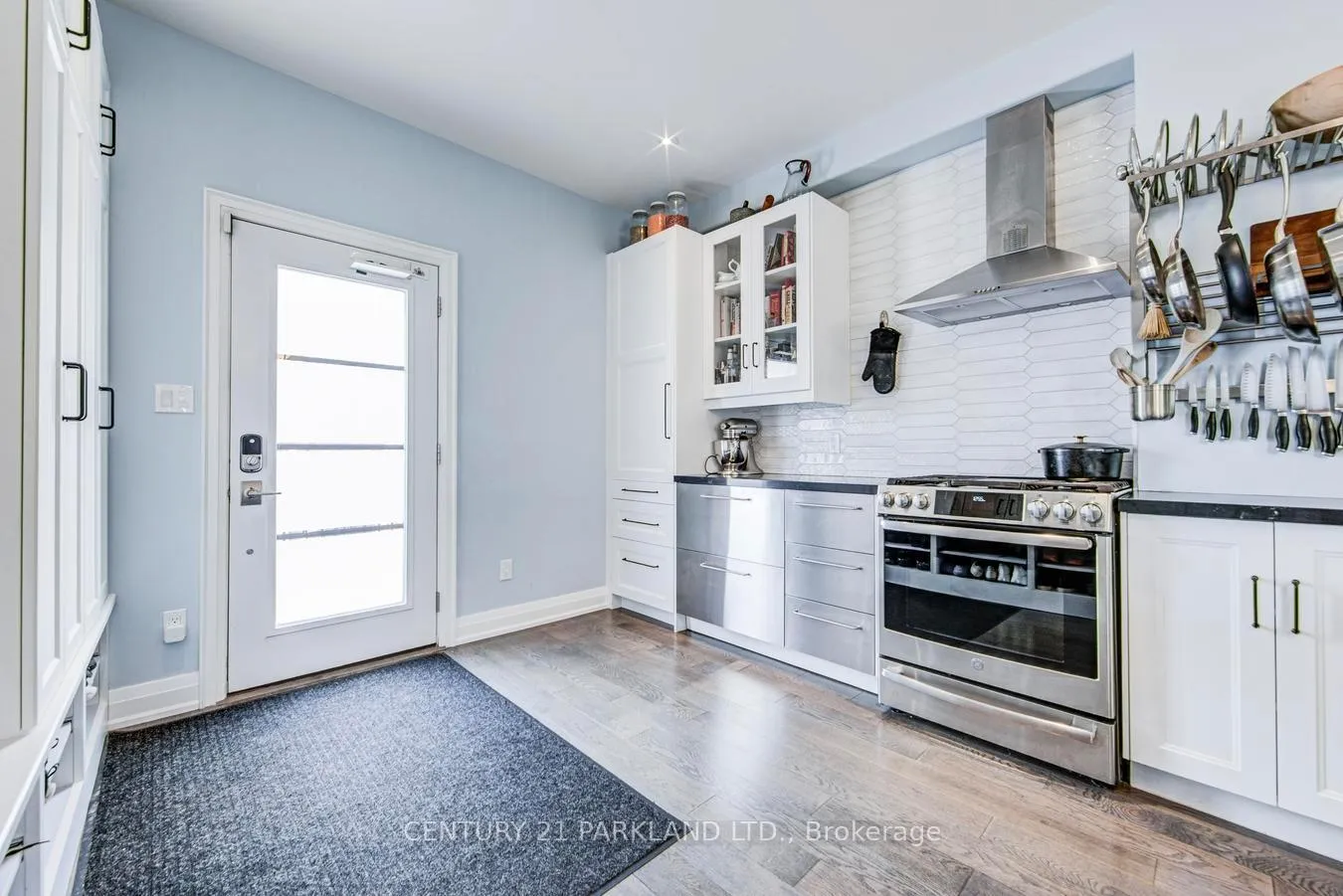 Photo 16 of 118 Glebemount Avenue, Toronto, Danforth Village-East York — HOMEH