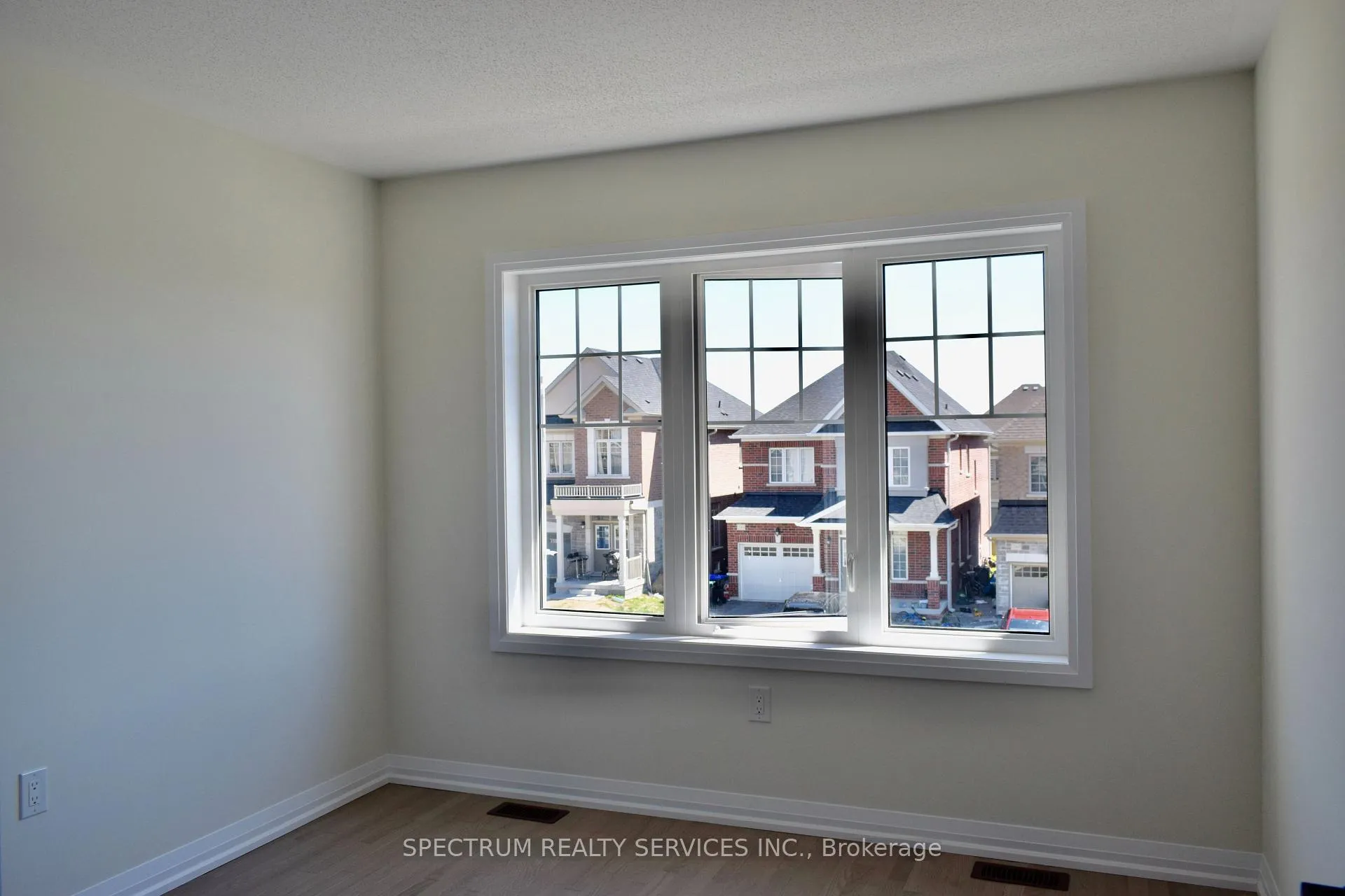 Photo 15 of 2162 Grainger Loop, Innisfil, Rural Innisfil — HOMEH