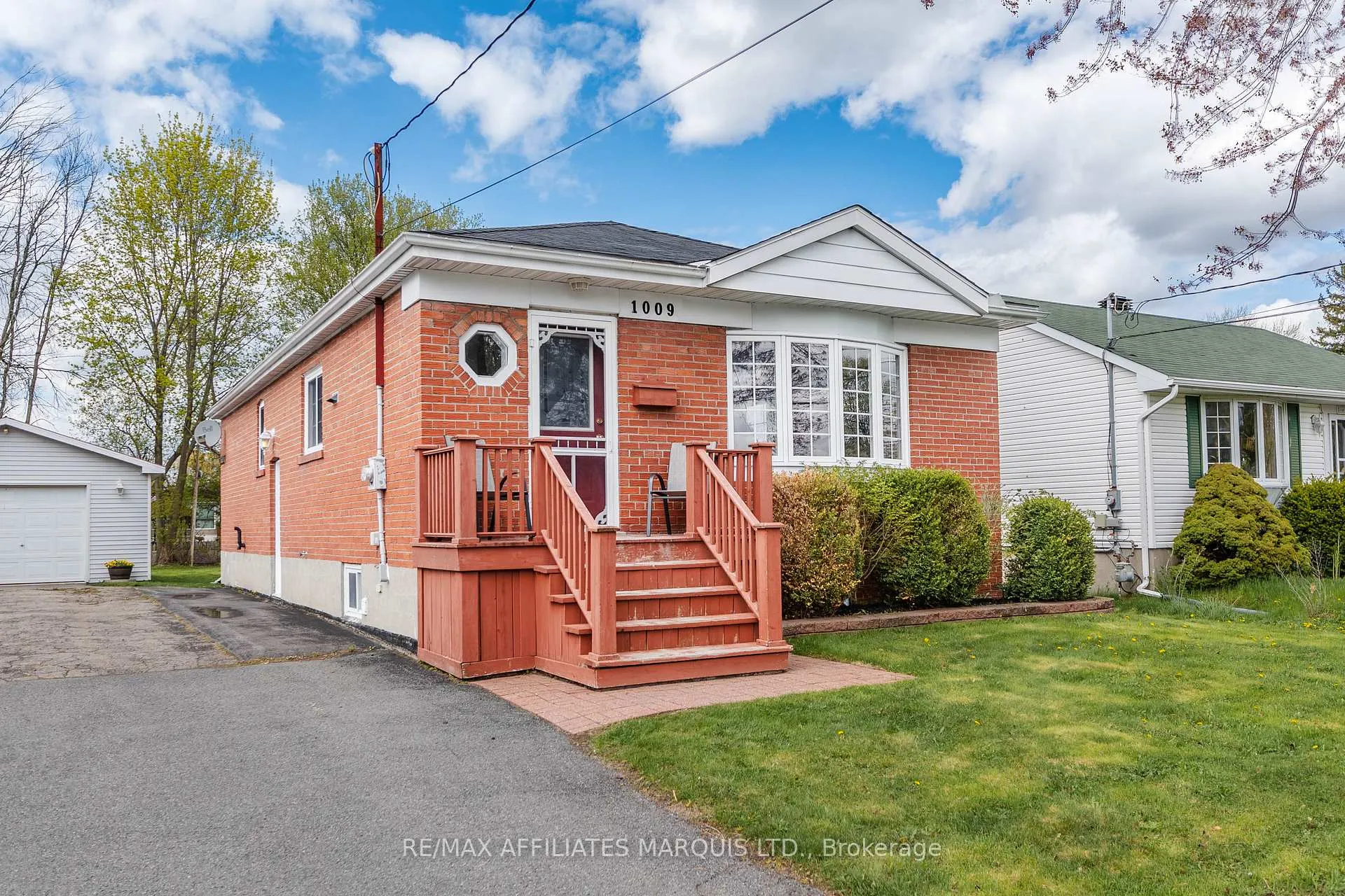 Photo 1 of 1009 Leonard Avenue, Cornwall — HOMEH