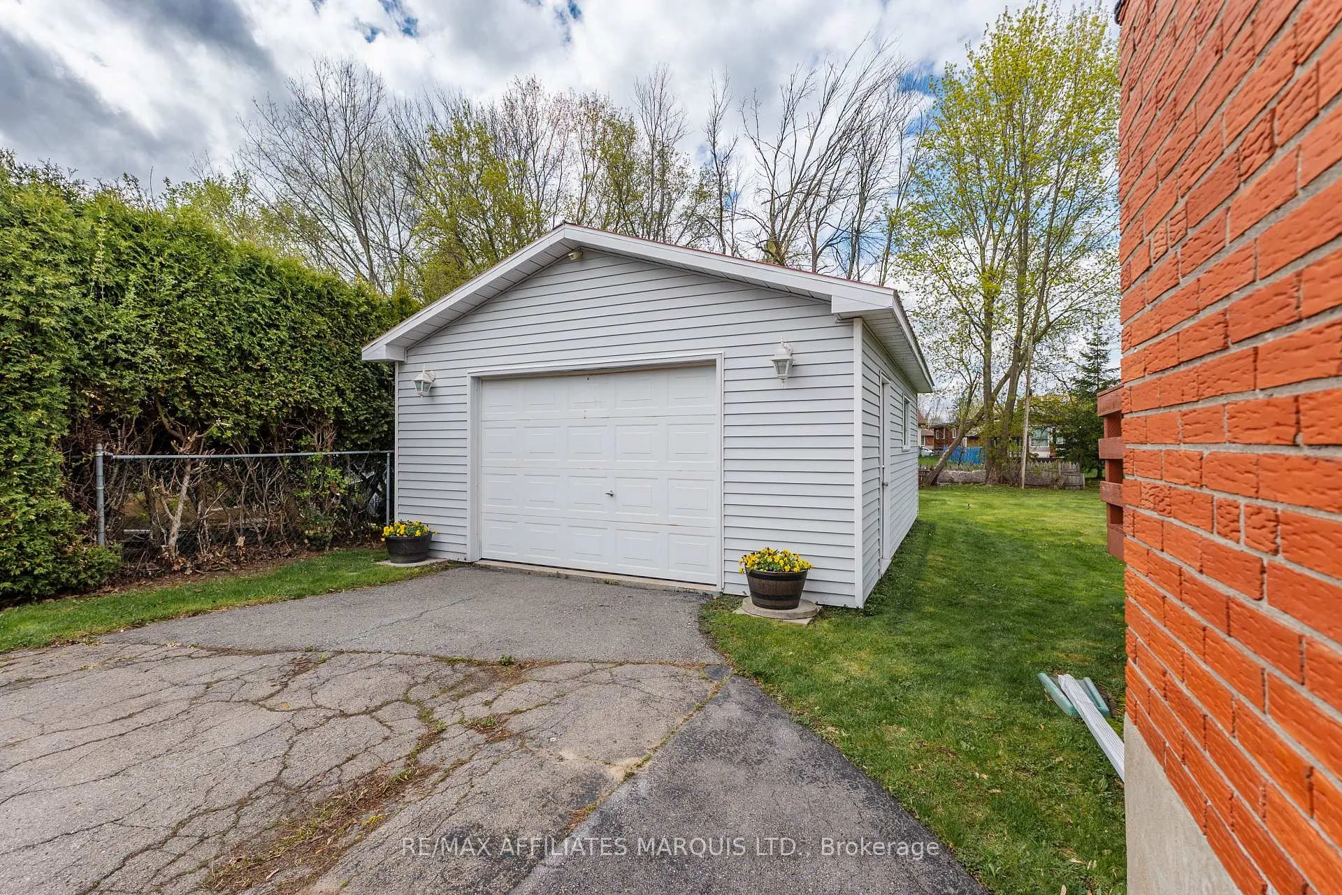 Photo 34 of 1009 Leonard Avenue, Cornwall — HOMEH