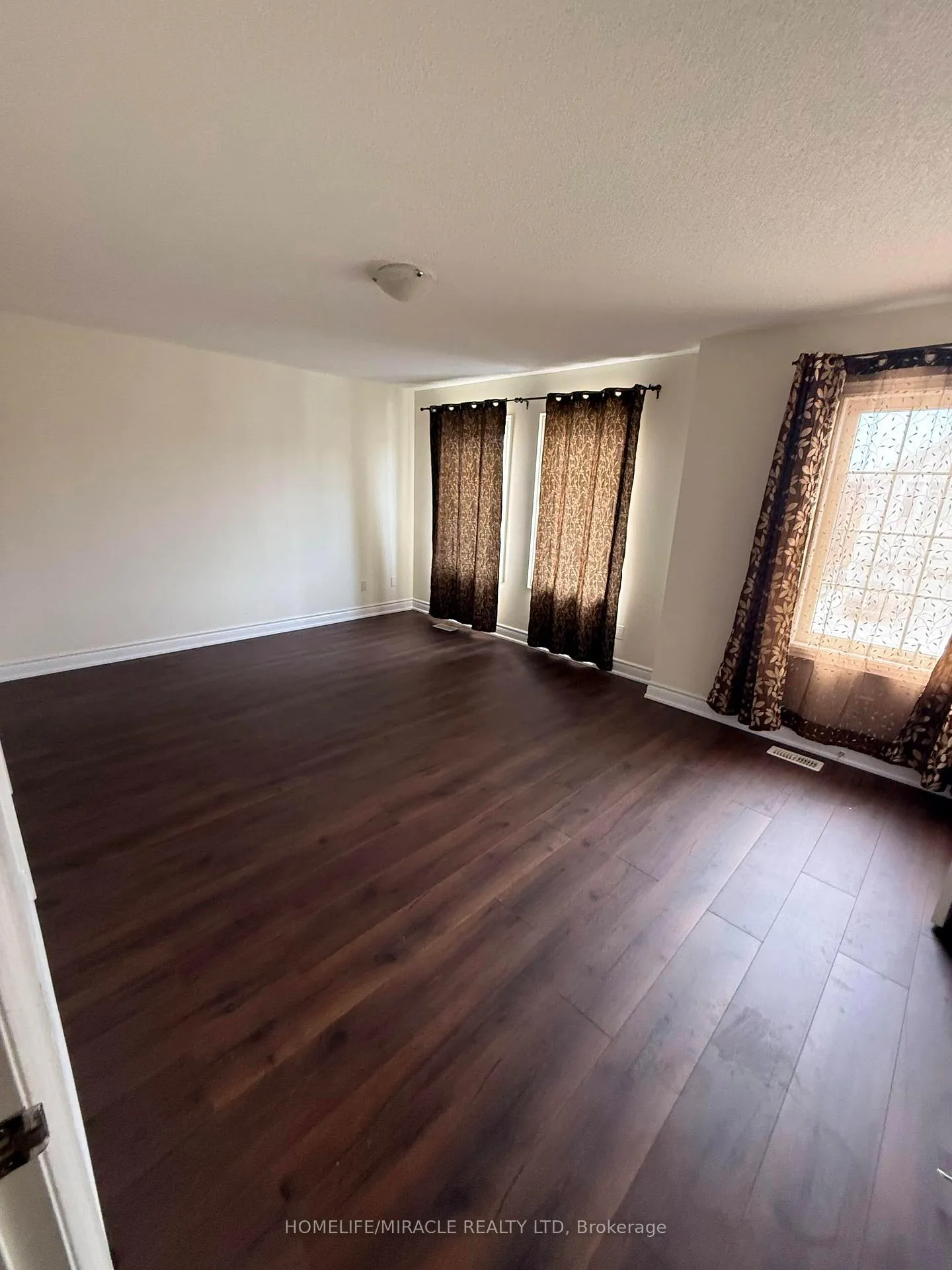 Photo 5 of 3 Elwin Road, Brampton, Credit Valley — HOMEH