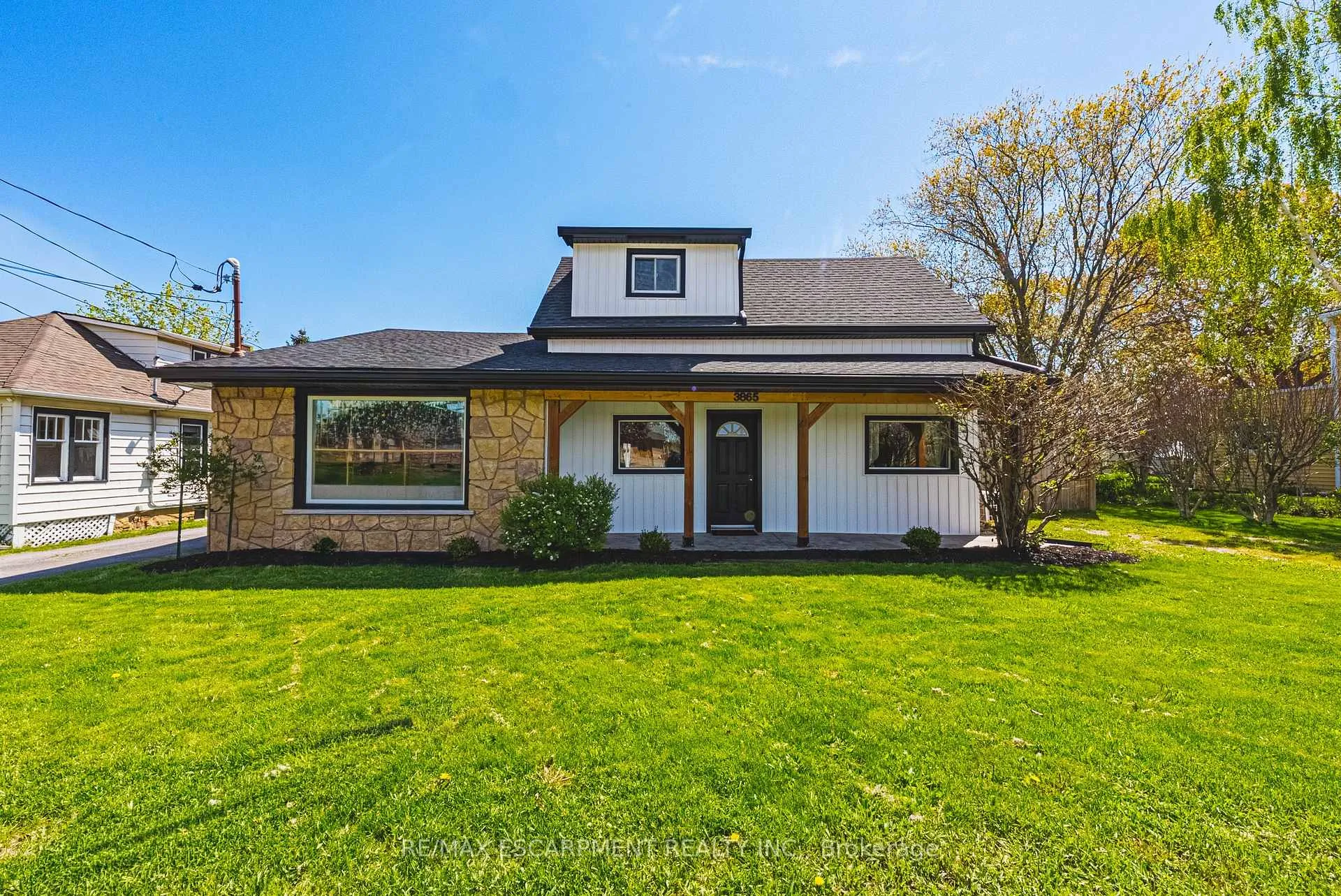 Front of 3865 Victoria Avenue