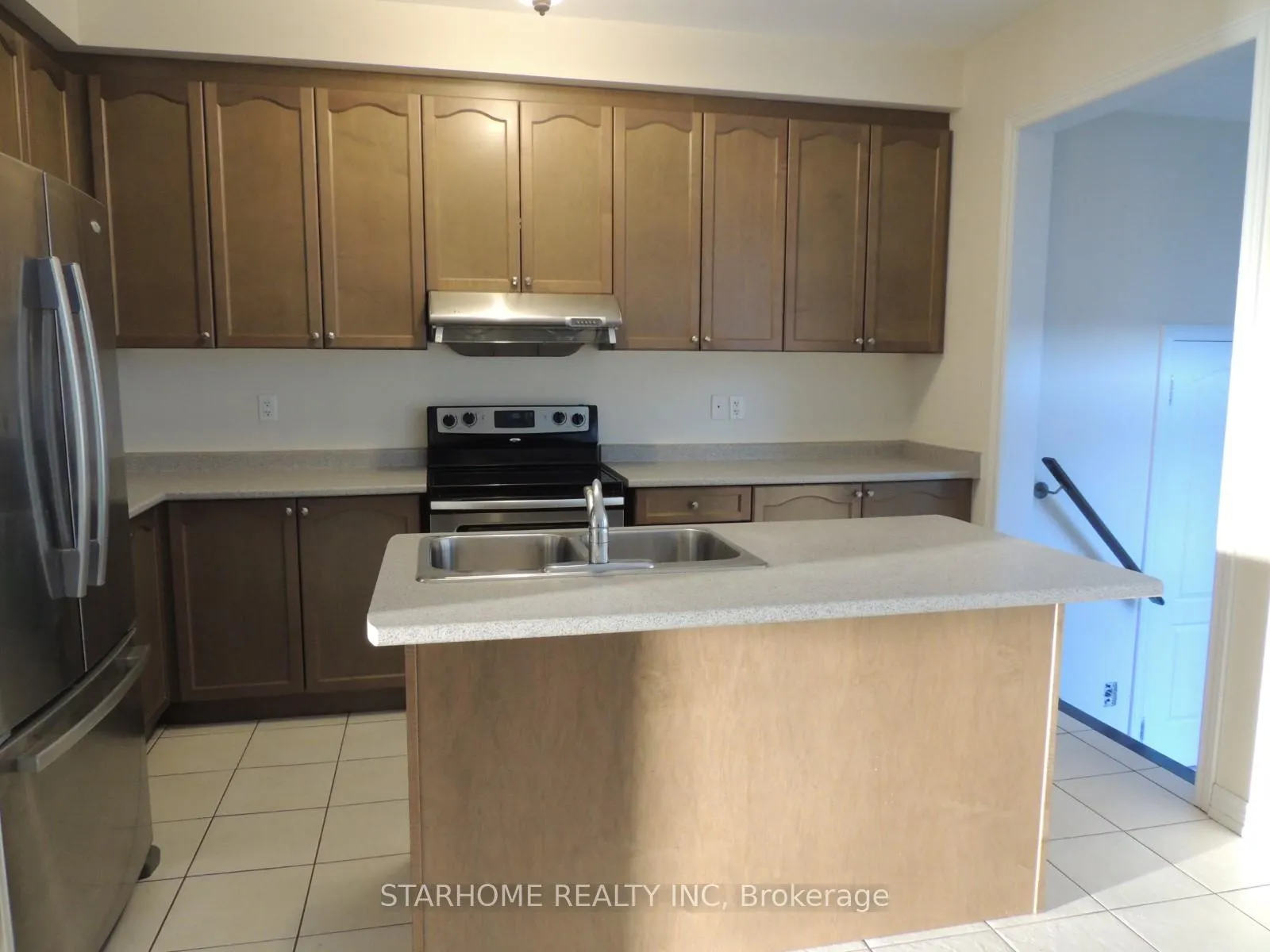 Photo 3 of 31 Russell Dawson Road, Markham, Cathedraltown — HOMEH