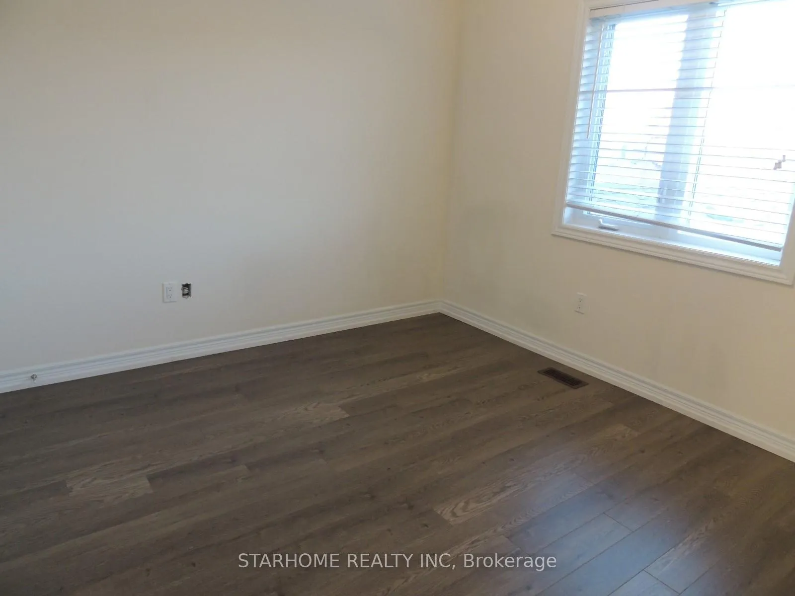 Photo 5 of 31 Russell Dawson Road, Markham, Cathedraltown — HOMEH