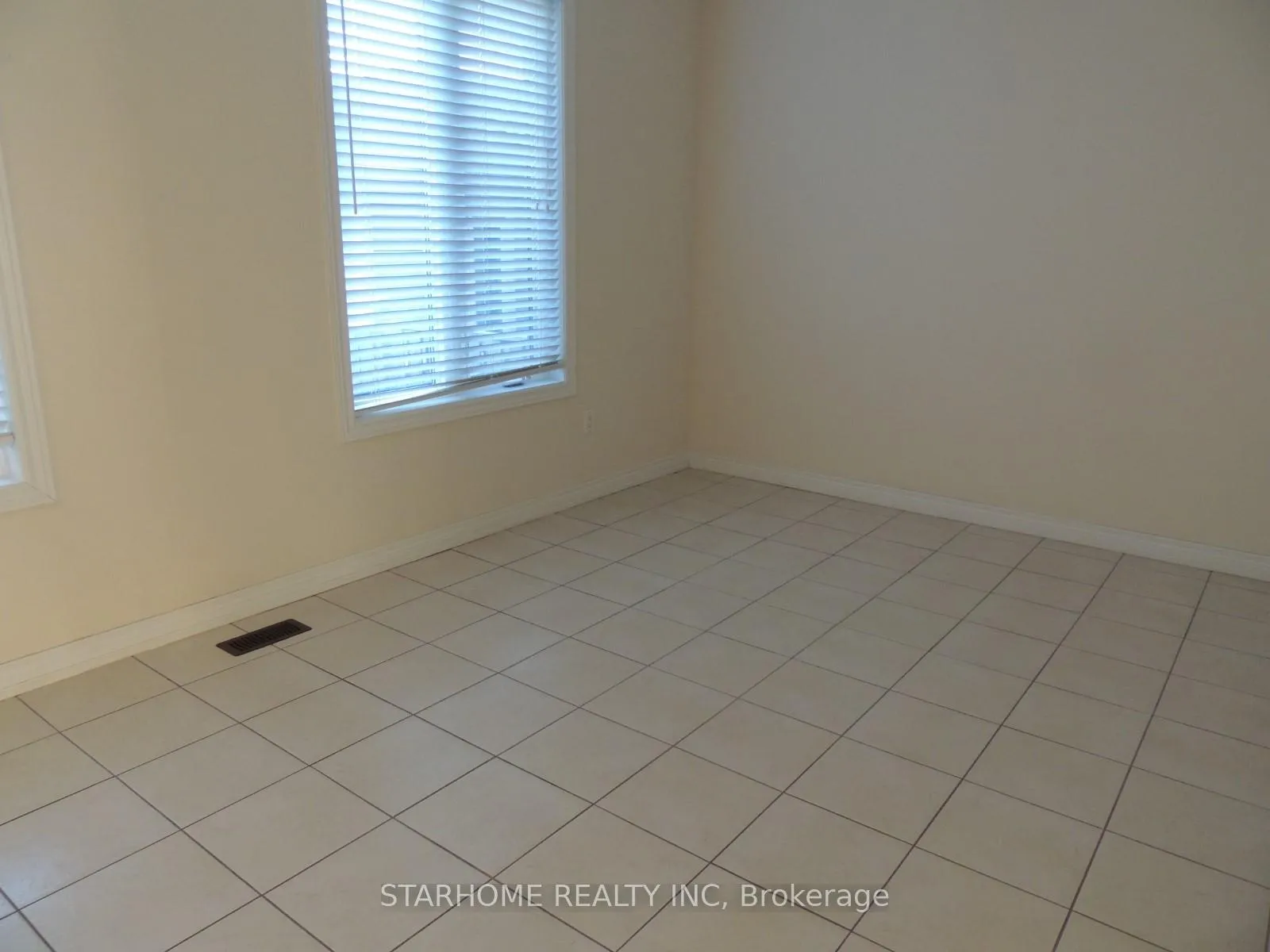 Photo 10 of 31 Russell Dawson Road, Markham, Cathedraltown — HOMEH