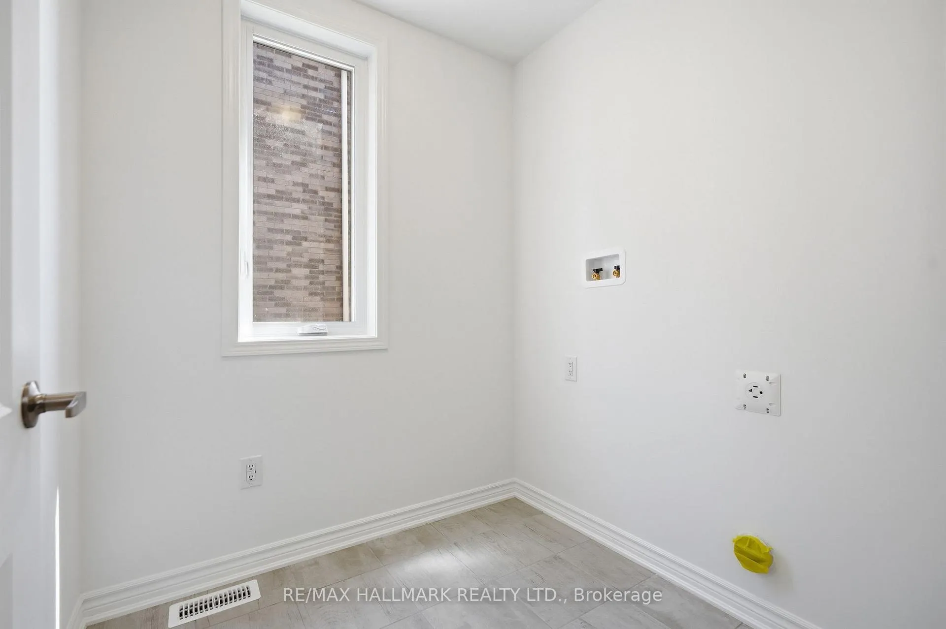 Photo 18 of 3081 Ireton Street, Innisfil, Rural Innisfil — HOMEH