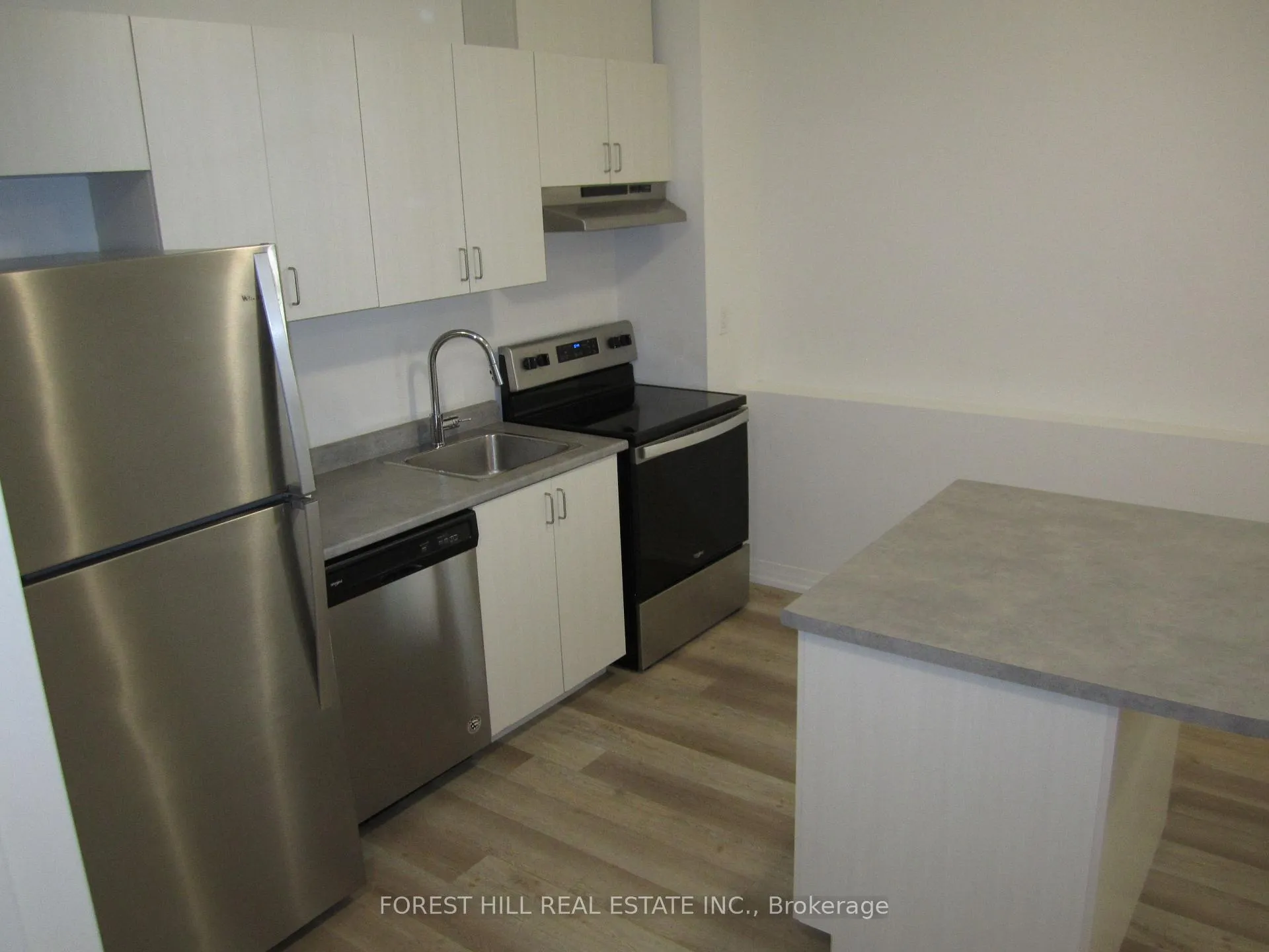 Photo 5 of Unit 112, 8010 Kipling Avenue, Vaughan, West Woodbridge — HOMEH