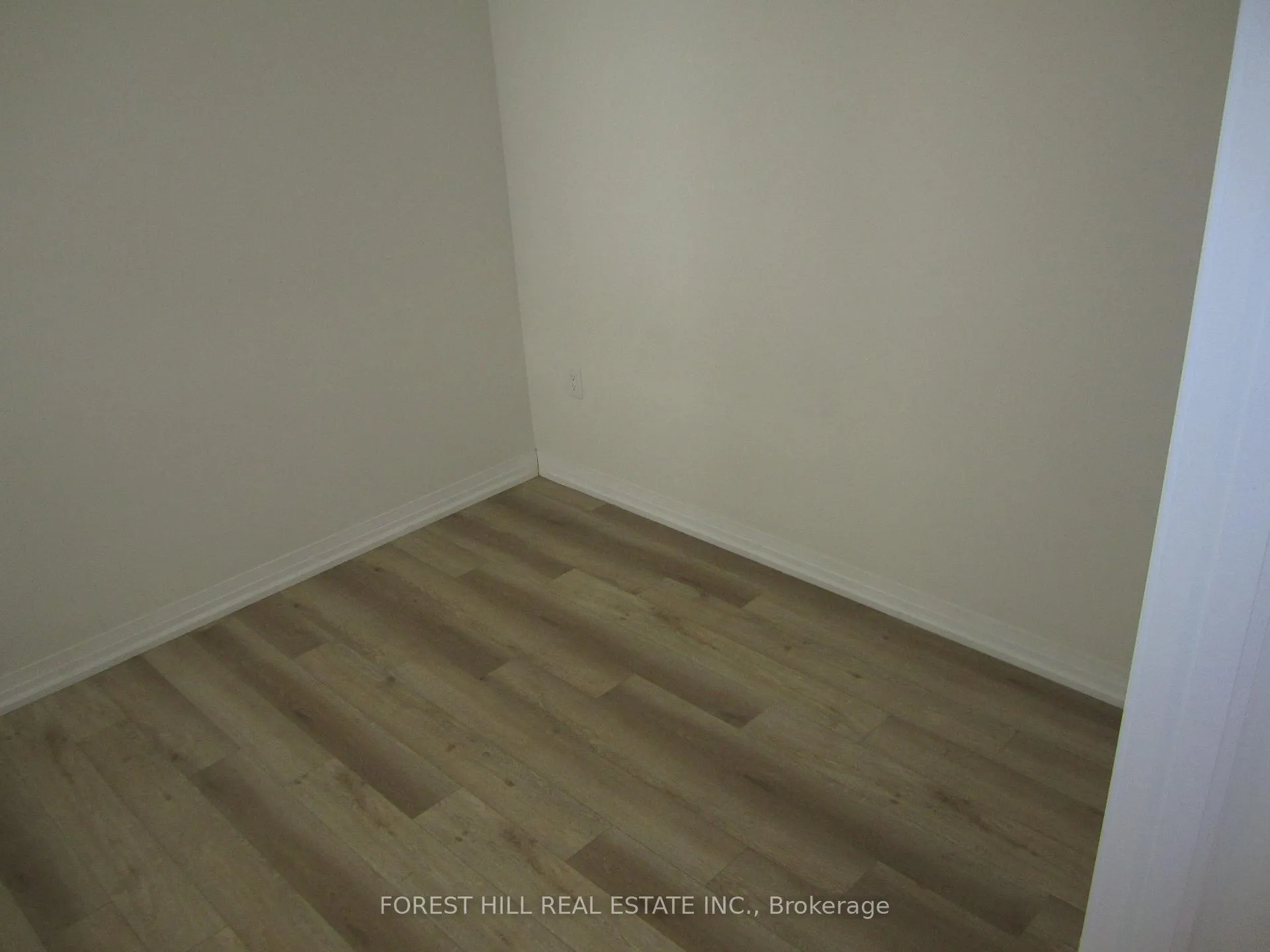 Photo 9 of Unit 112, 8010 Kipling Avenue, Vaughan, West Woodbridge — HOMEH