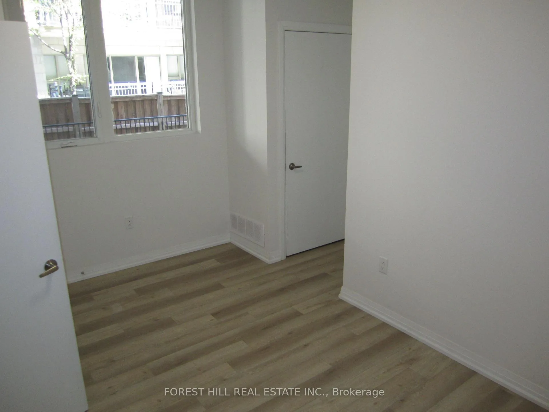 Photo 10 of Unit 112, 8010 Kipling Avenue, Vaughan, West Woodbridge — HOMEH