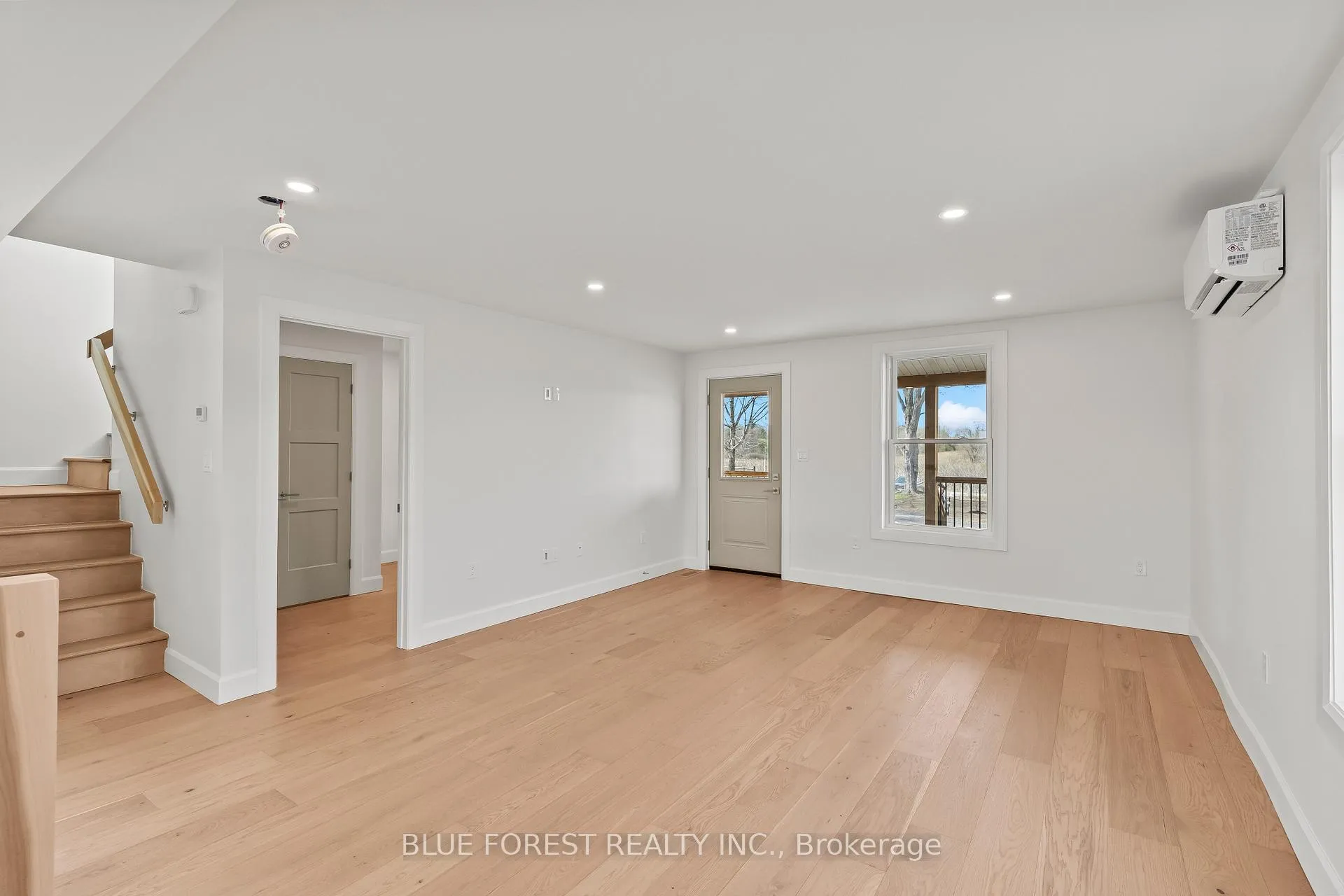 Photo 11 of 6161 Trafalgar Street, Thames Centre, Rural Thames Centre — HOMEH