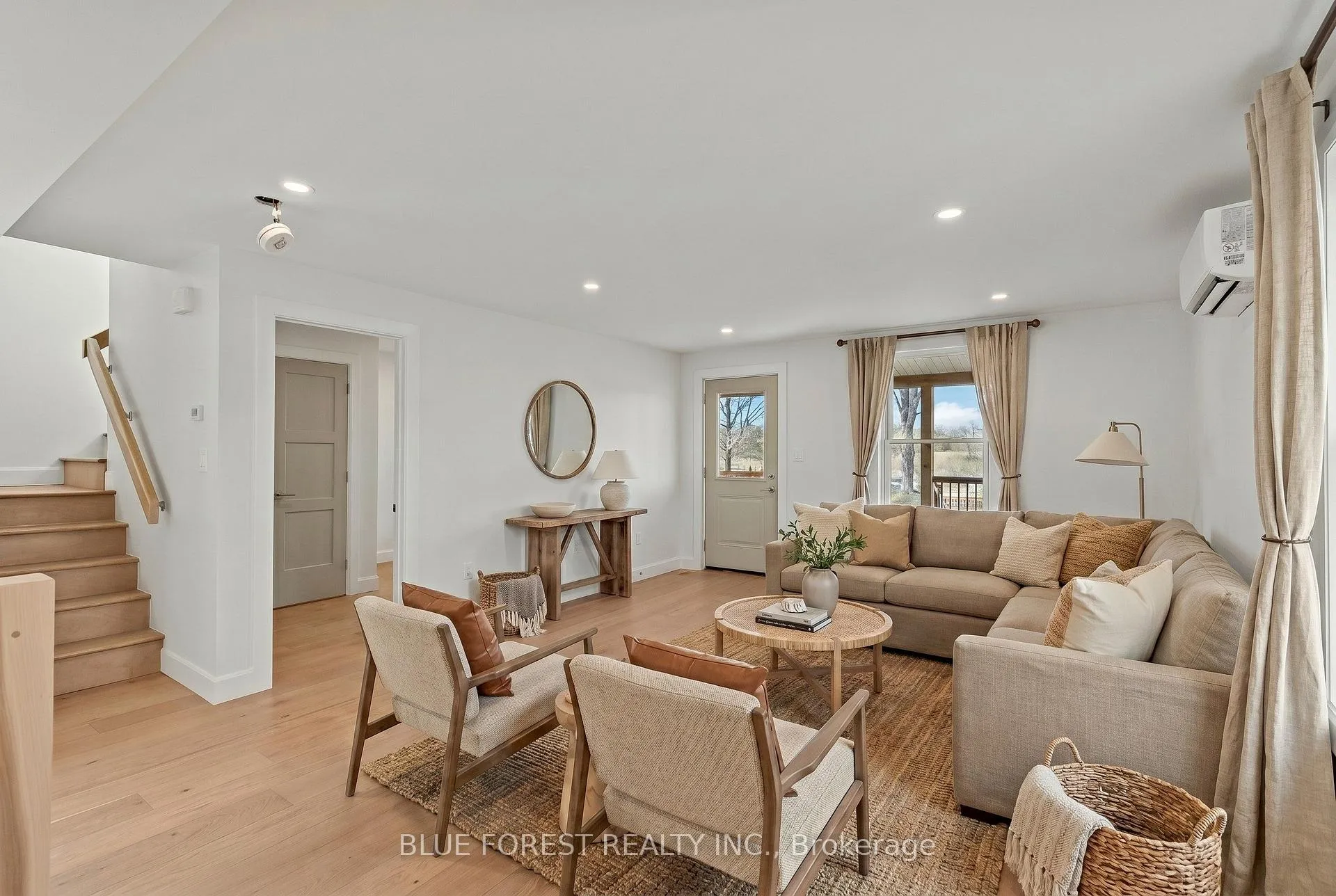 Photo 12 of 6161 Trafalgar Street, Thames Centre, Rural Thames Centre — HOMEH