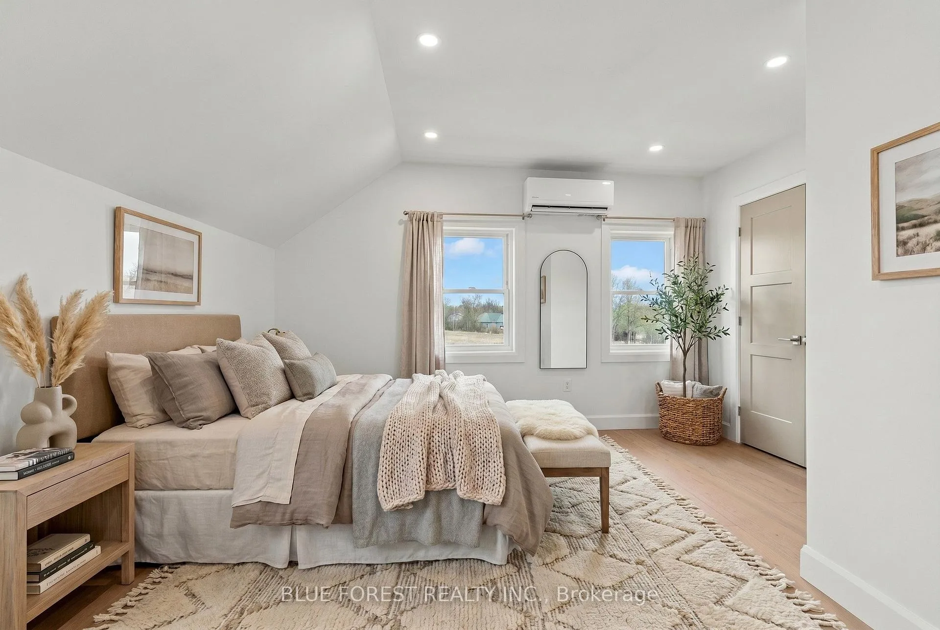 Photo 32 of 6161 Trafalgar Street, Thames Centre, Rural Thames Centre — HOMEH