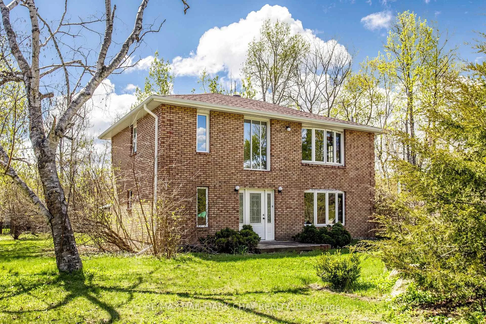 Photo 1 of 255 Poplar Avenue, Tay, Port McNicoll — HOMEH