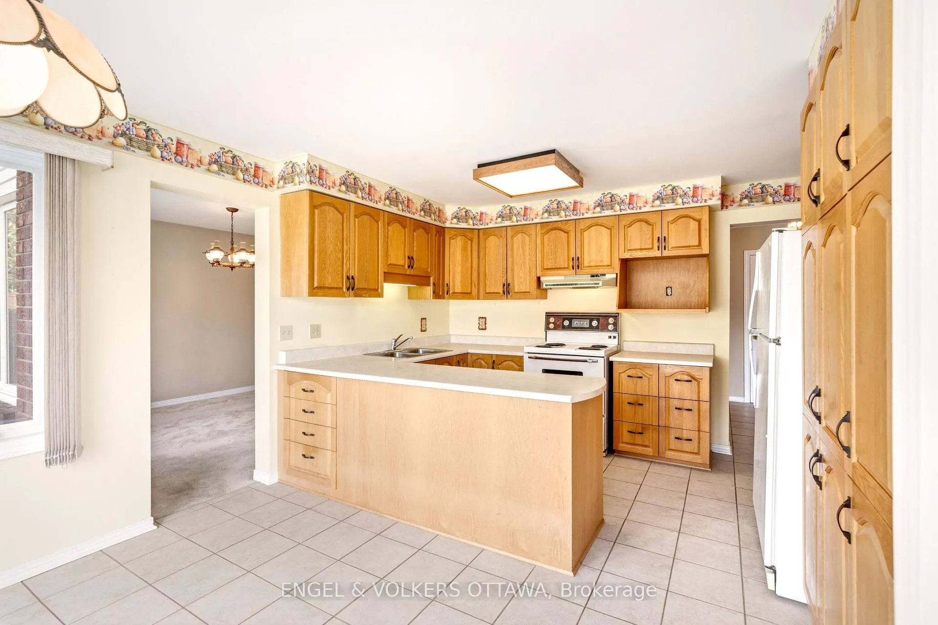 Photo 10 of 90 Topley Crescent, Ottawa, Hunt Club Park — HOMEH