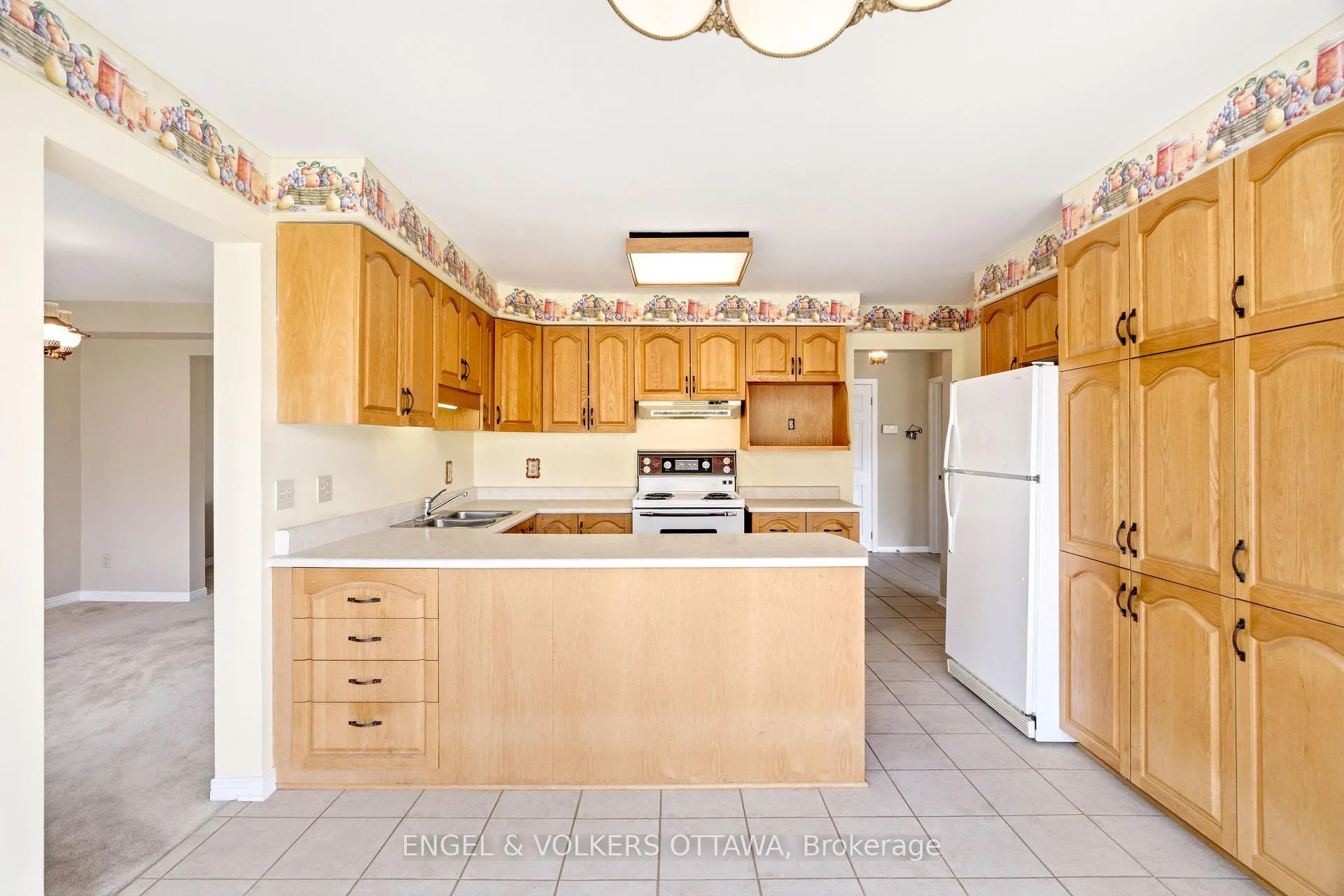 Photo 11 of 90 Topley Crescent, Ottawa, Hunt Club Park — HOMEH
