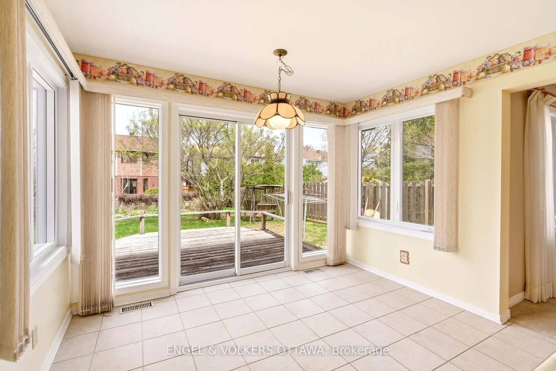 Photo 14 of 90 Topley Crescent, Ottawa, Hunt Club Park — HOMEH