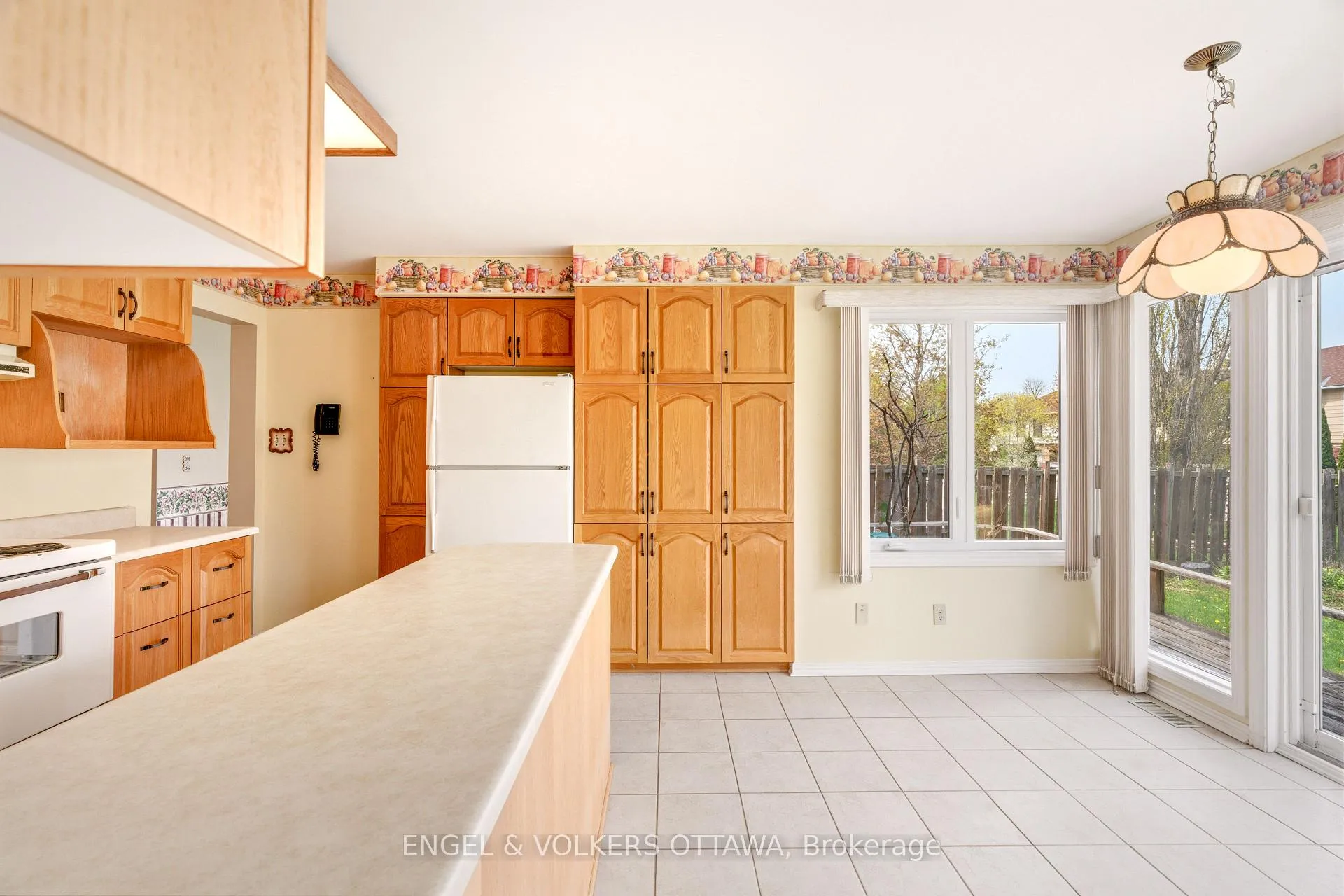 Photo 15 of 90 Topley Crescent, Ottawa, Hunt Club Park — HOMEH