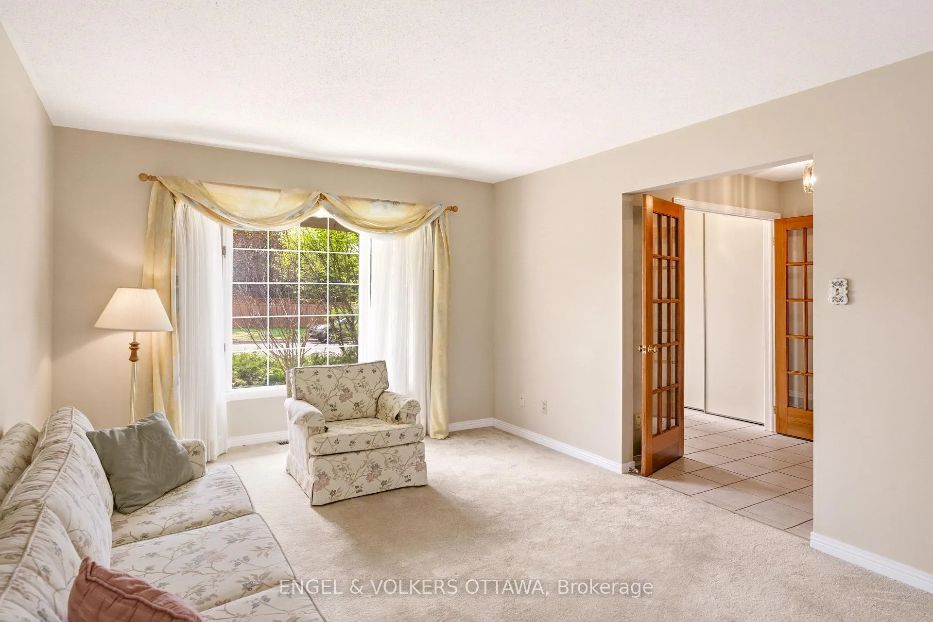 Photo 19 of 90 Topley Crescent, Ottawa, Hunt Club Park — HOMEH