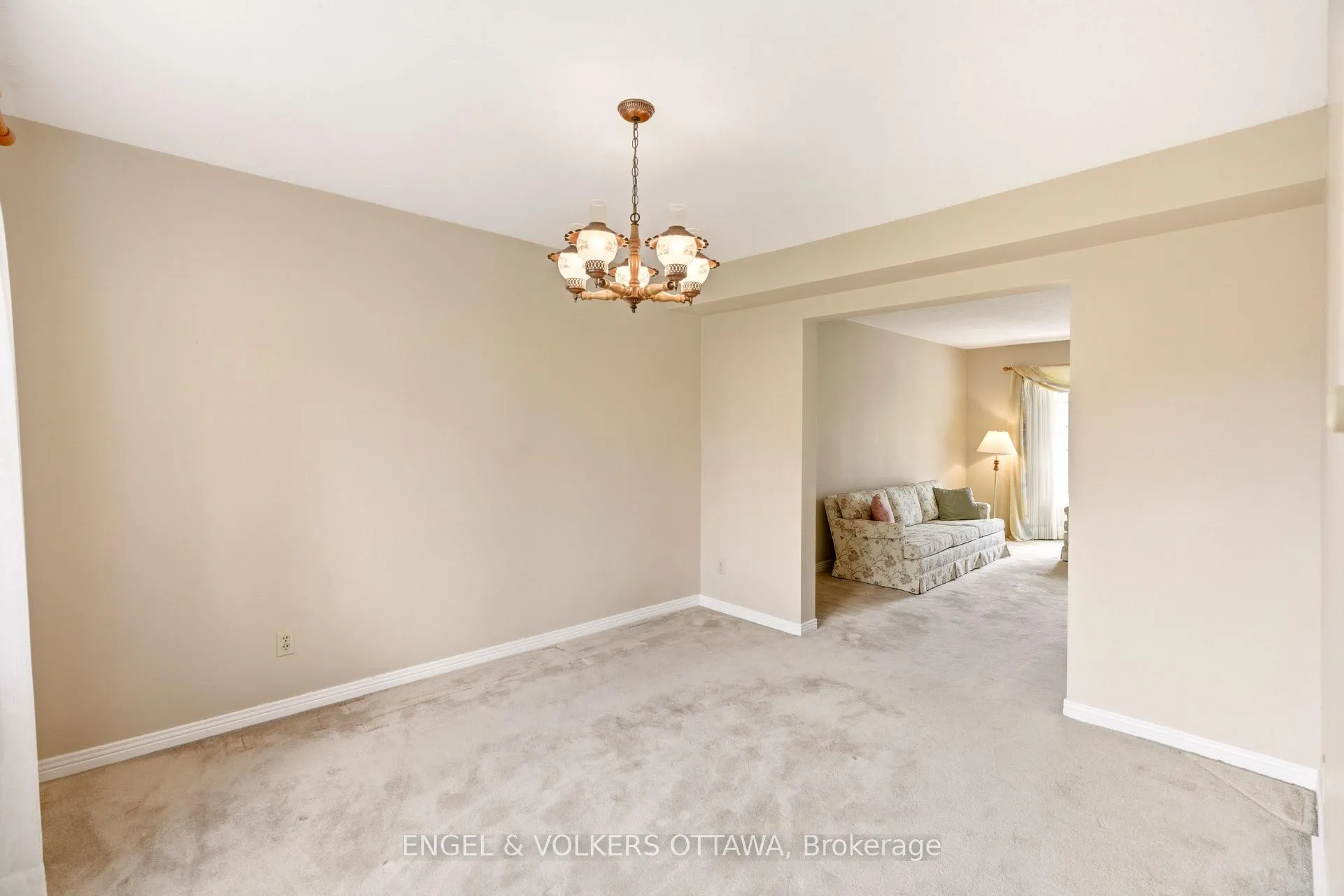 Photo 22 of 90 Topley Crescent, Ottawa, Hunt Club Park — HOMEH
