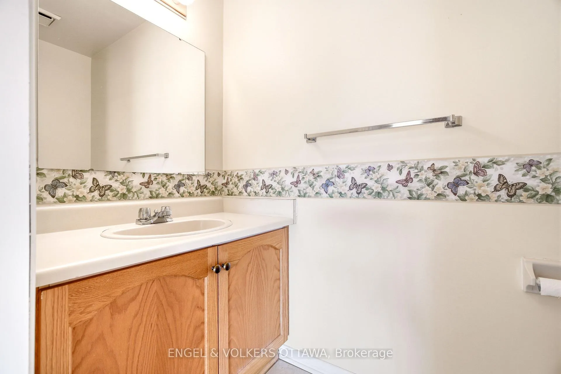 Photo 23 of 90 Topley Crescent, Ottawa, Hunt Club Park — HOMEH