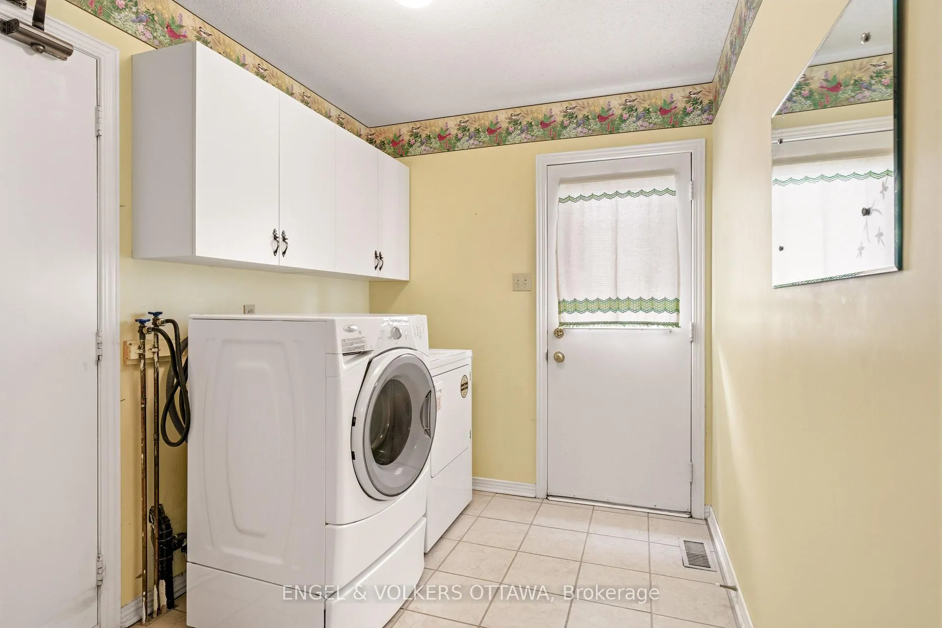 Photo 24 of 90 Topley Crescent, Ottawa, Hunt Club Park — HOMEH