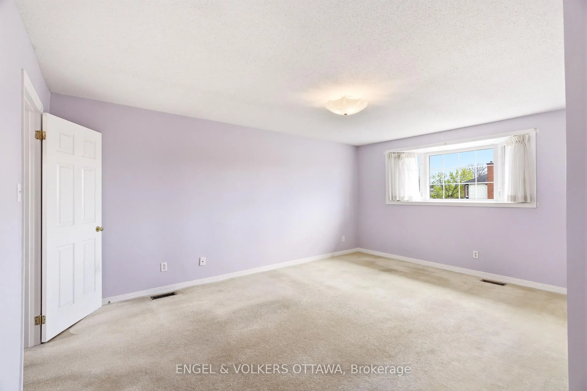 Photo 29 of 90 Topley Crescent, Ottawa, Hunt Club Park — HOMEH